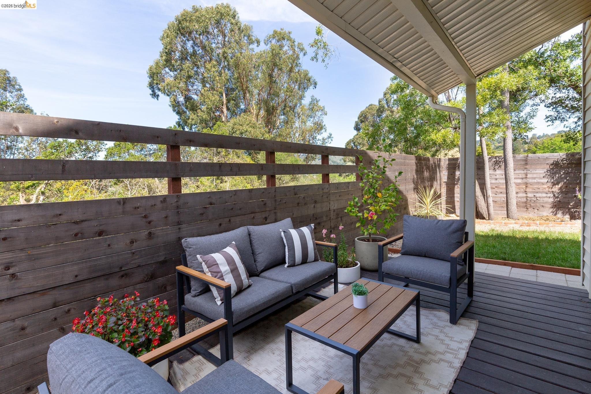 Detail Gallery Image 32 of 60 For 4451 Saint Andrews Rd, Oakland,  CA 94605 - 5 Beds | 3 Baths