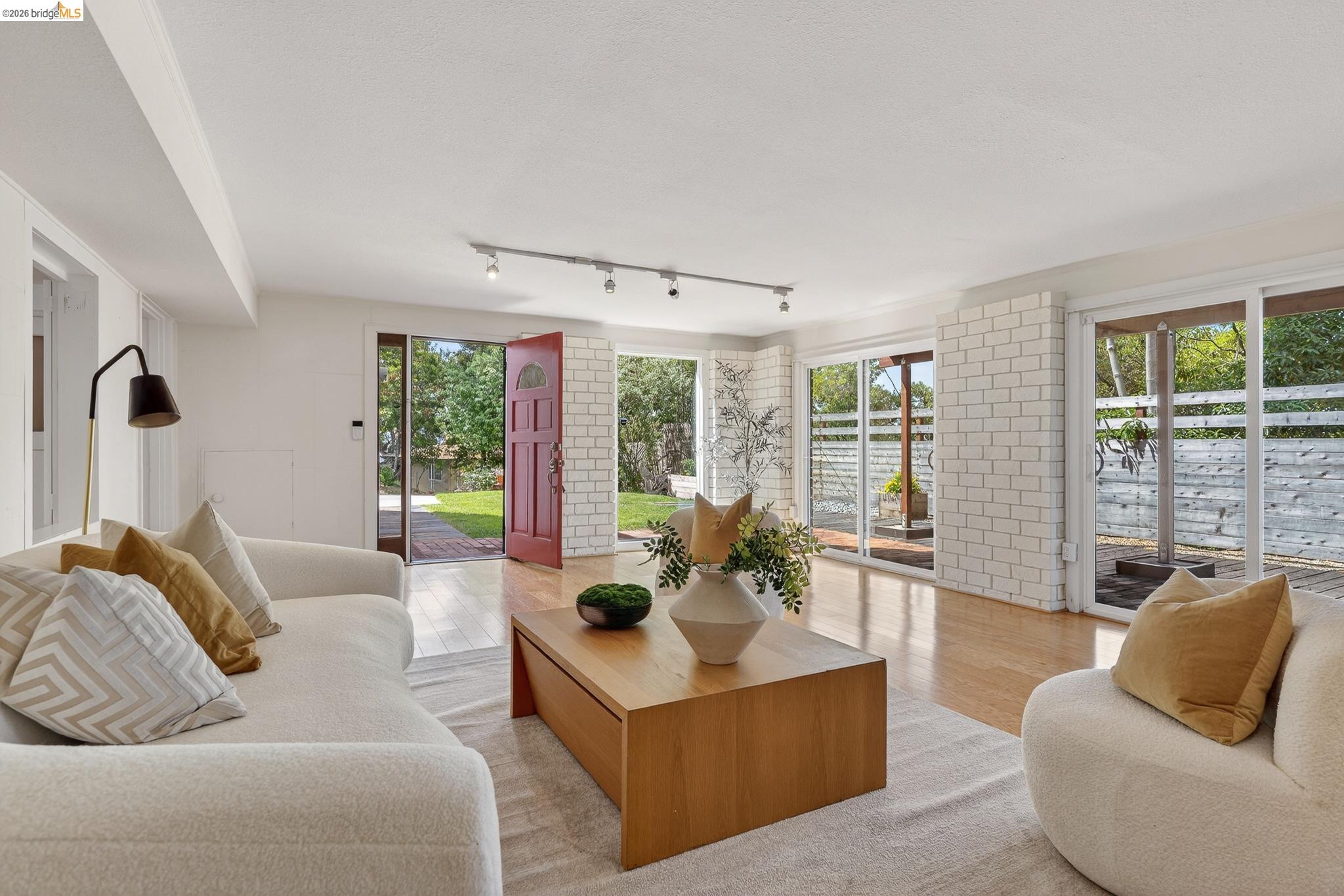 Detail Gallery Image 40 of 60 For 4451 Saint Andrews Rd, Oakland,  CA 94605 - 5 Beds | 3 Baths