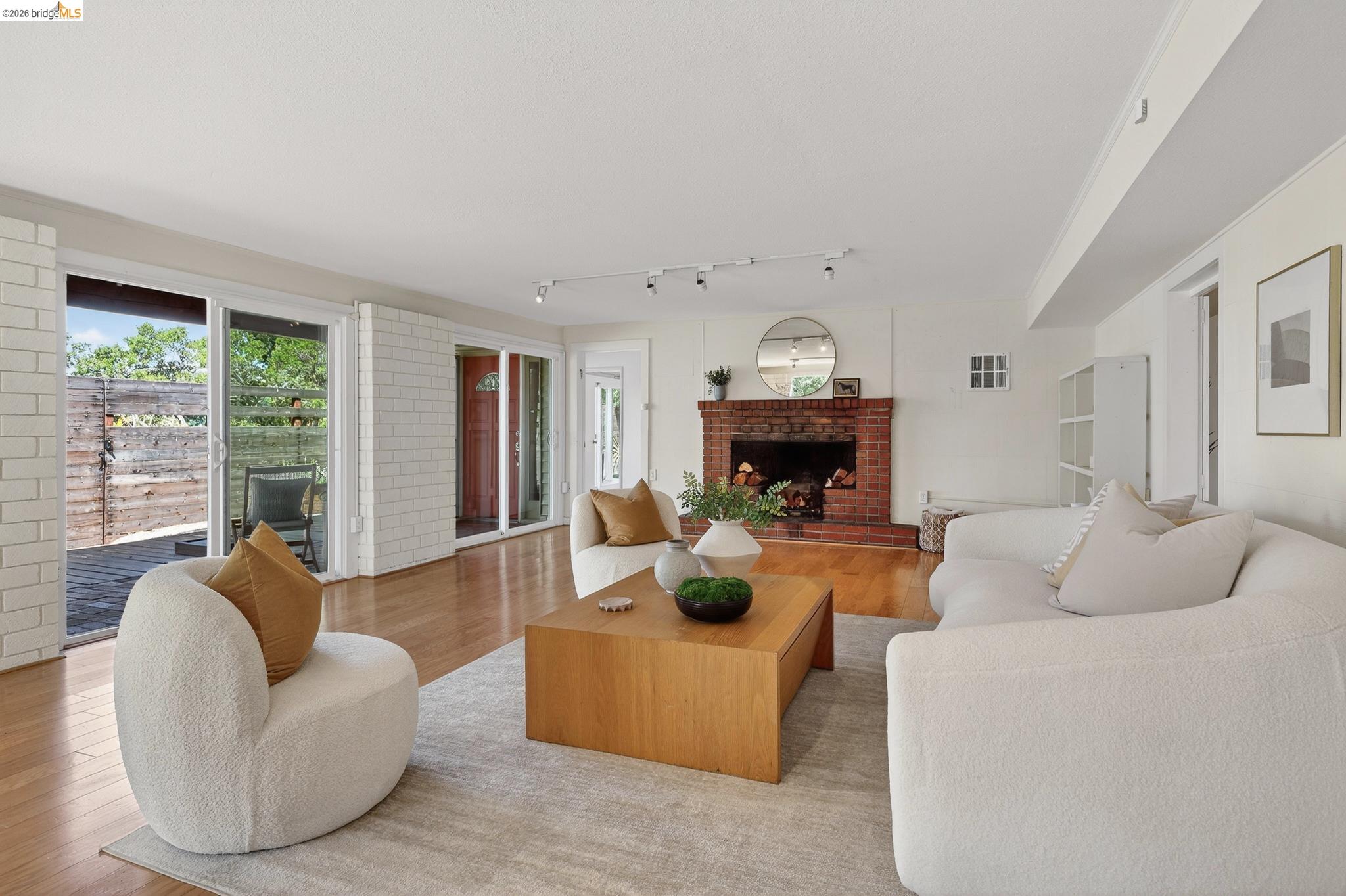 Detail Gallery Image 41 of 60 For 4451 Saint Andrews Rd, Oakland,  CA 94605 - 5 Beds | 3 Baths