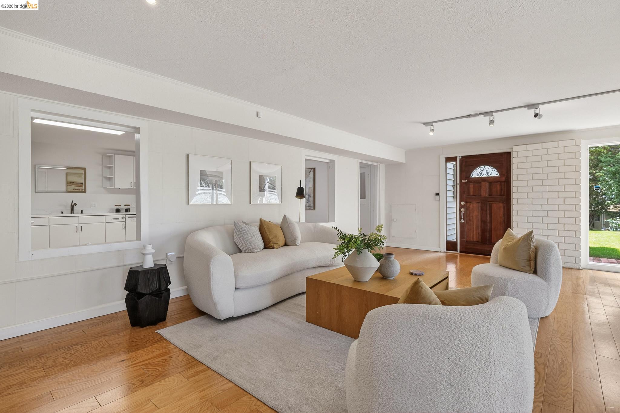 Detail Gallery Image 43 of 60 For 4451 Saint Andrews Rd, Oakland,  CA 94605 - 5 Beds | 3 Baths