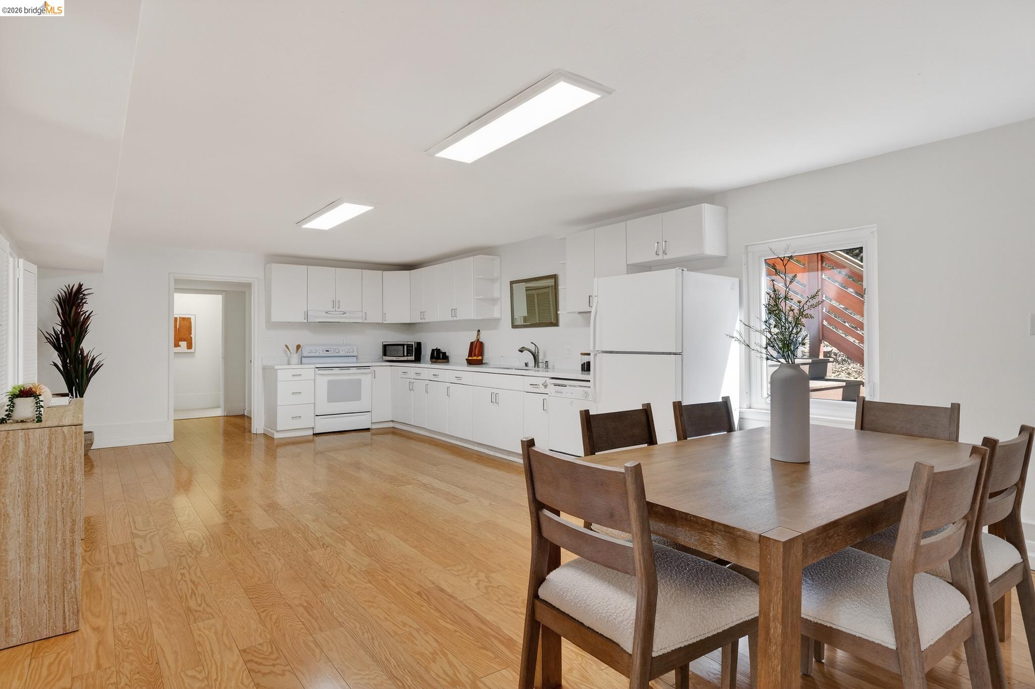 Detail Gallery Image 44 of 60 For 4451 Saint Andrews Rd, Oakland,  CA 94605 - 5 Beds | 3 Baths