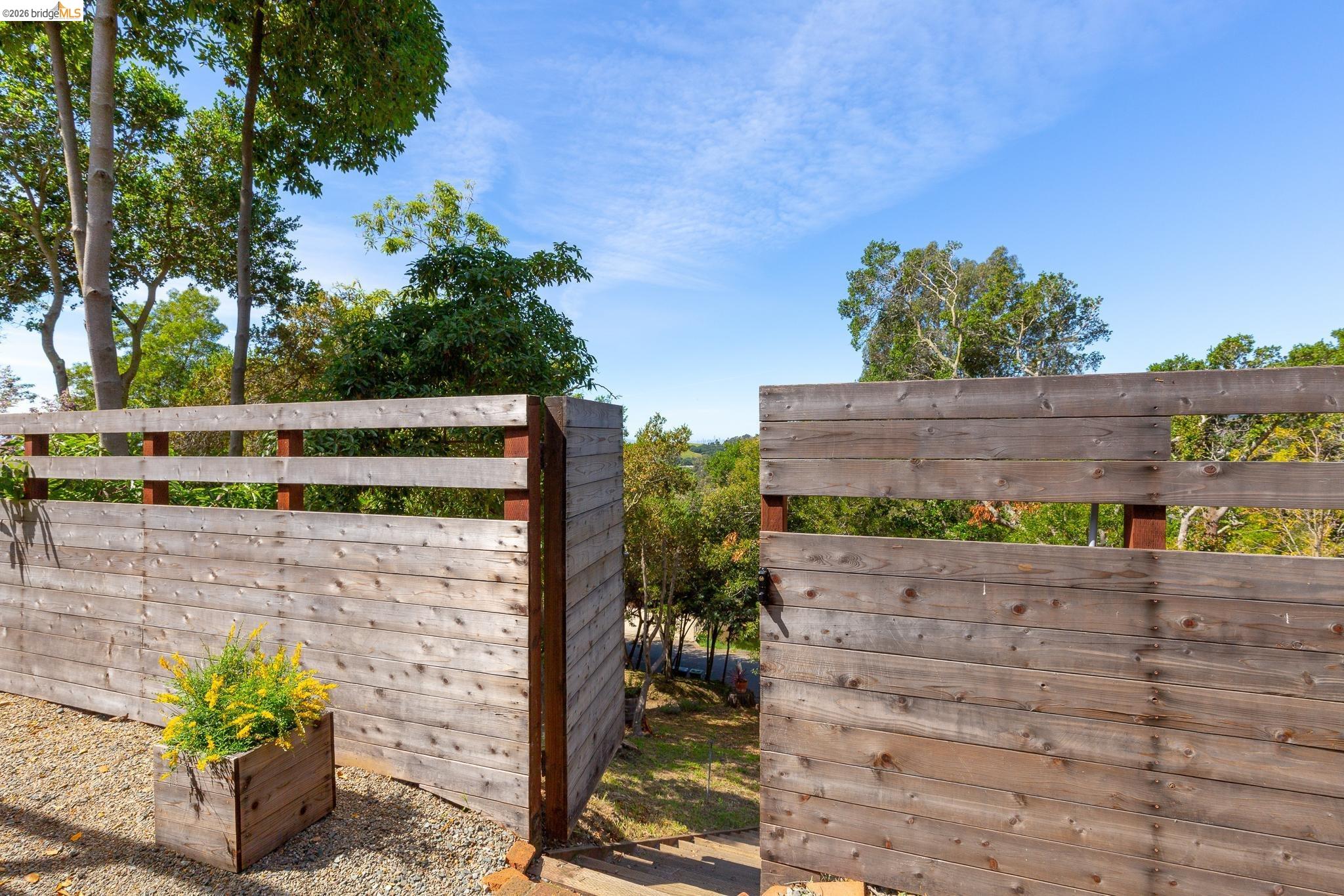 Detail Gallery Image 59 of 60 For 4451 Saint Andrews Rd, Oakland,  CA 94605 - 5 Beds | 3 Baths