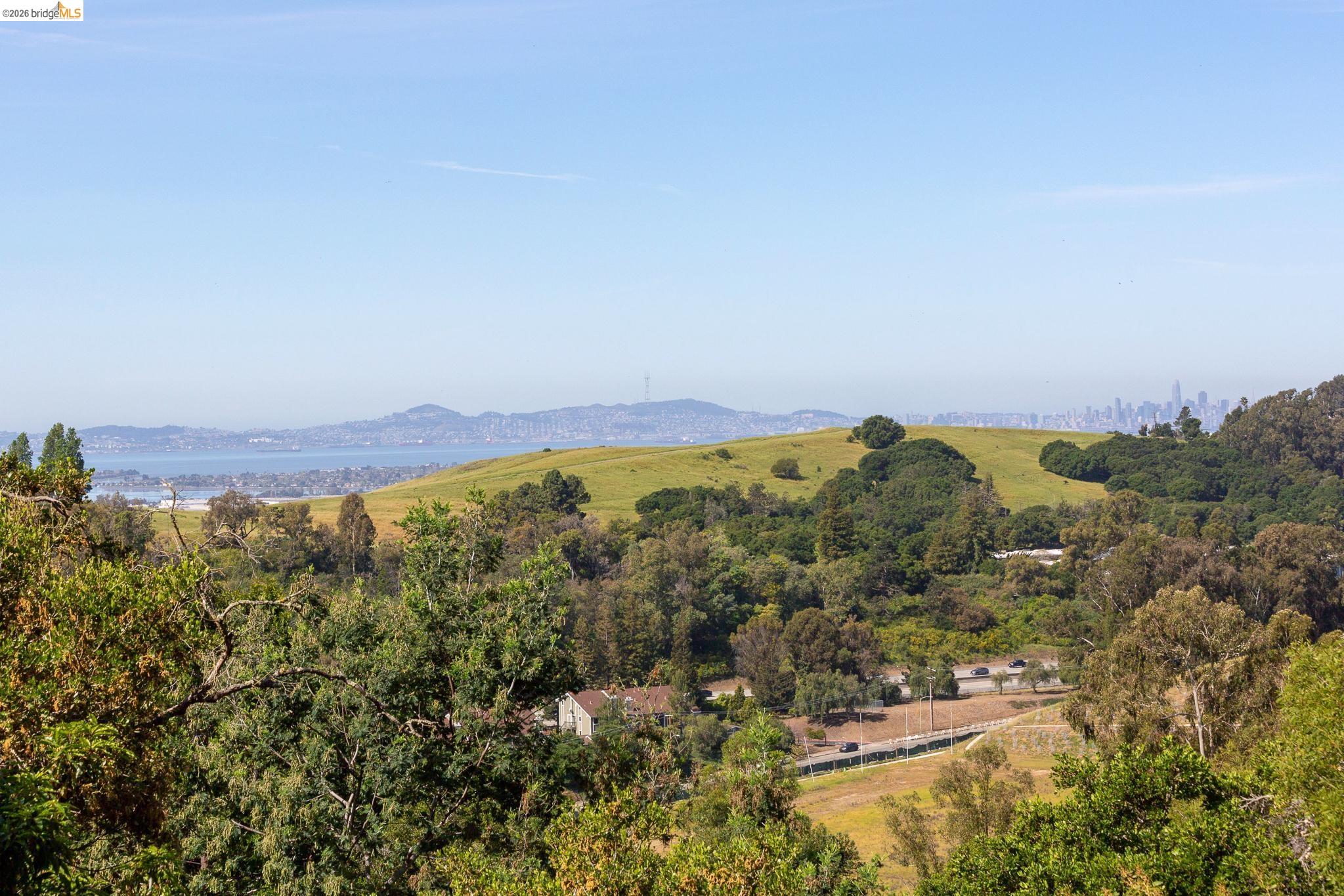 Detail Gallery Image 7 of 60 For 4451 Saint Andrews Rd, Oakland,  CA 94605 - 5 Beds | 3 Baths