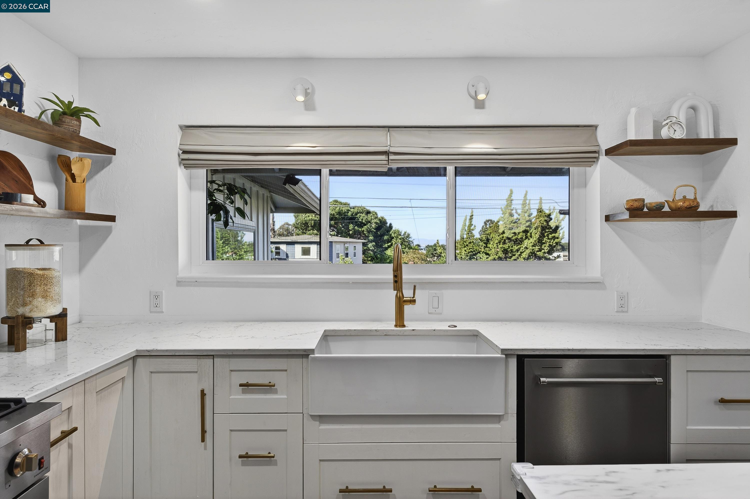 Detail Gallery Image 17 of 55 For 1165 Nob Hill Ave, Pinole,  CA 94564 - 3 Beds | 2 Baths