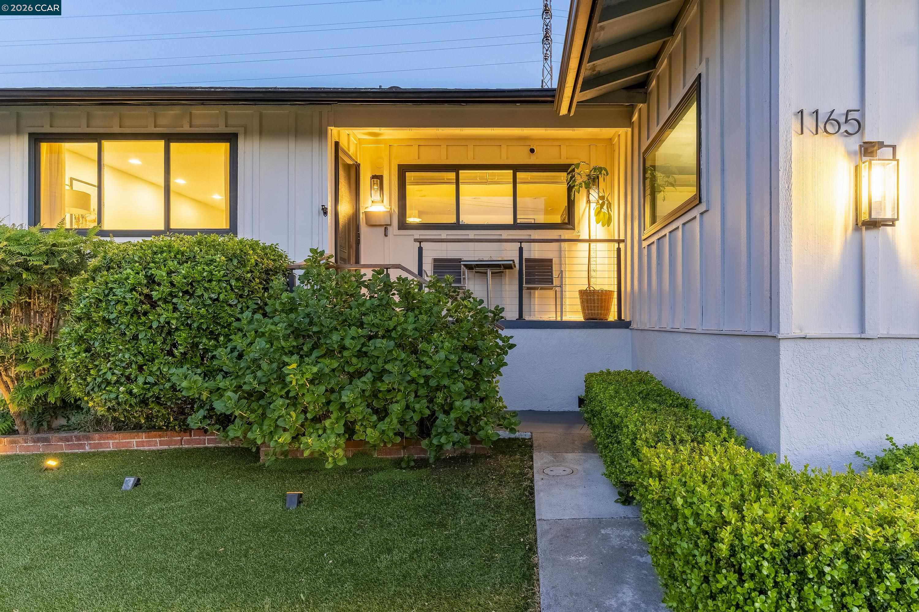 Detail Gallery Image 3 of 55 For 1165 Nob Hill Ave, Pinole,  CA 94564 - 3 Beds | 2 Baths