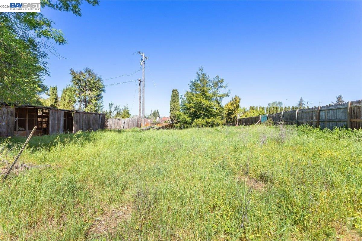 Detail Gallery Image 8 of 13 For 23932 Madeiros Ave, Hayward,  CA 94541 - 0 Beds | 0 Baths