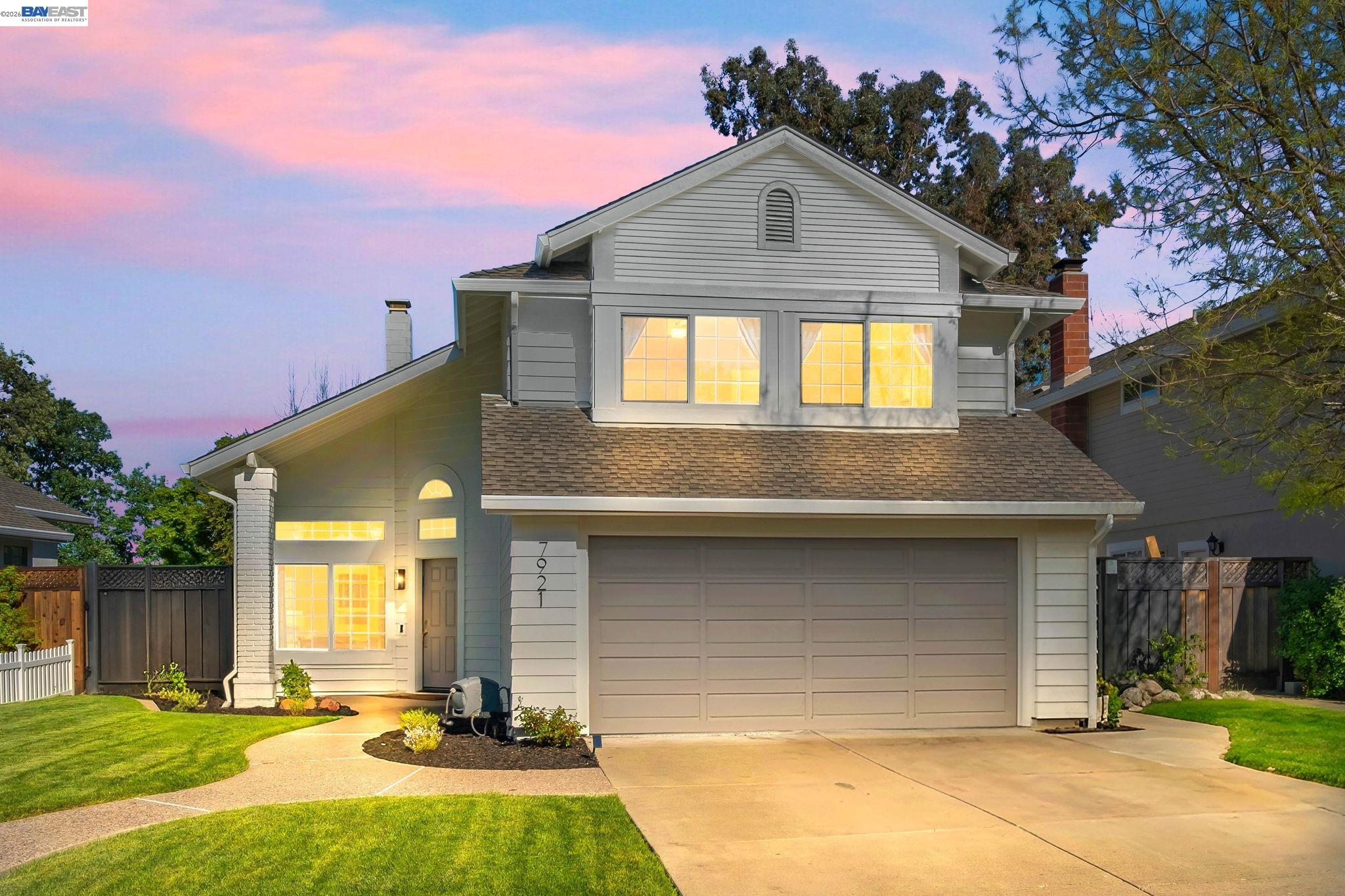 Detail Gallery Image 2 of 47 For 7921 Crossridge Dr, Dublin,  CA 94568 - 3 Beds | 2/1 Baths