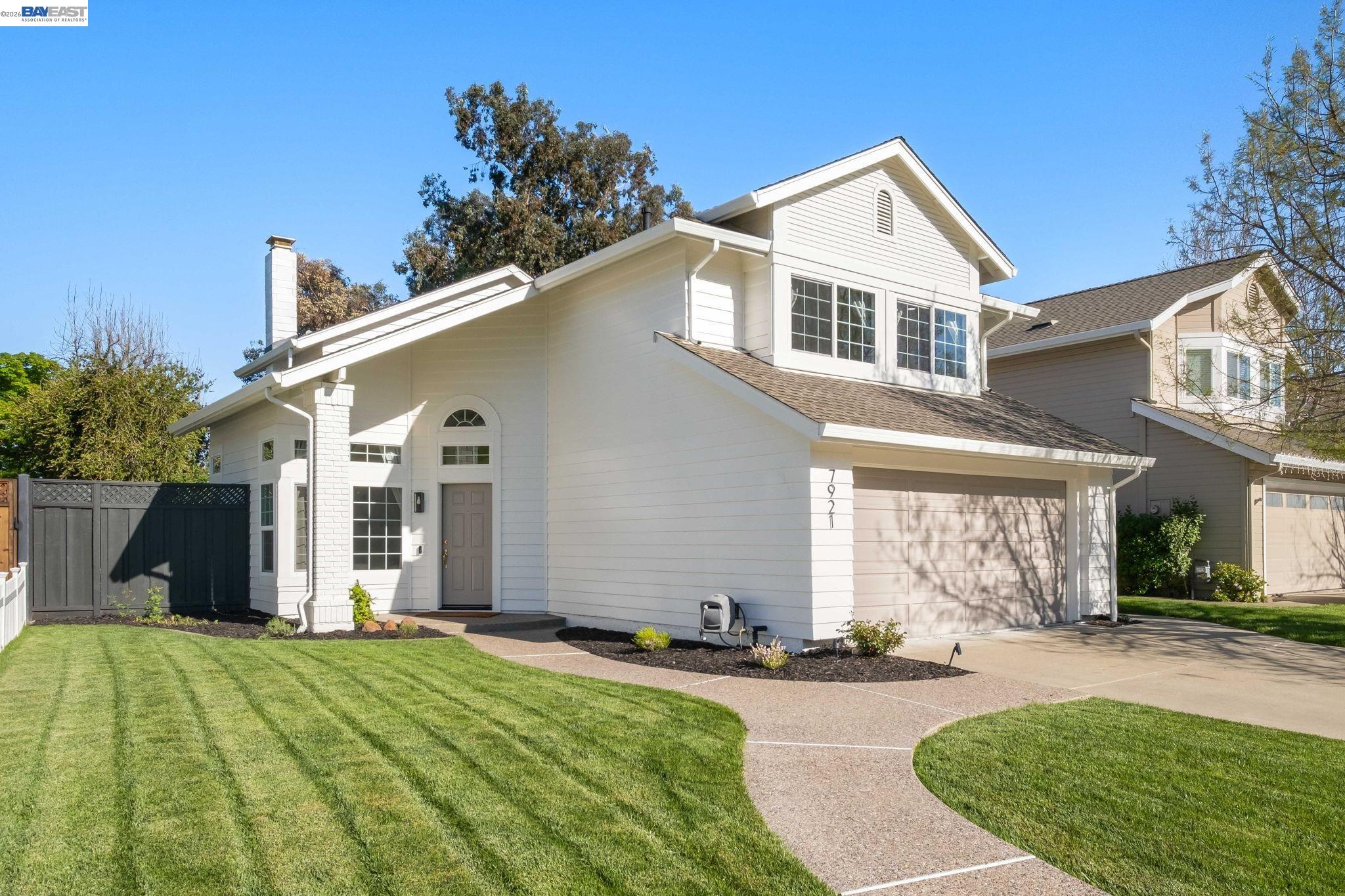 Detail Gallery Image 3 of 47 For 7921 Crossridge Dr, Dublin,  CA 94568 - 3 Beds | 2/1 Baths