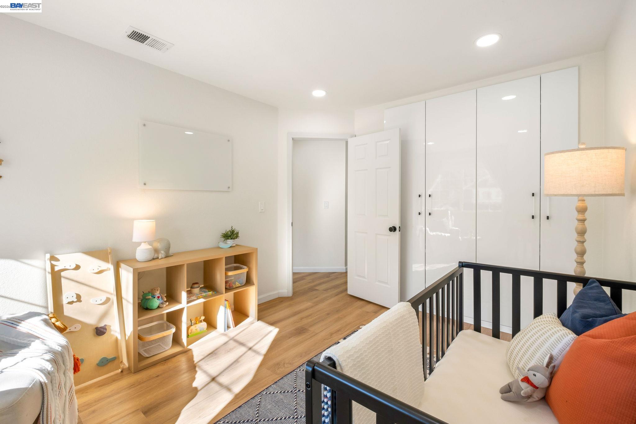 Detail Gallery Image 31 of 47 For 7921 Crossridge Dr, Dublin,  CA 94568 - 3 Beds | 2/1 Baths