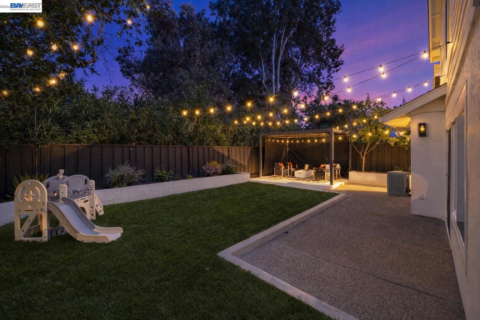 Detail Gallery Image 36 of 47 For 7921 Crossridge Dr, Dublin,  CA 94568 - 3 Beds | 2/1 Baths