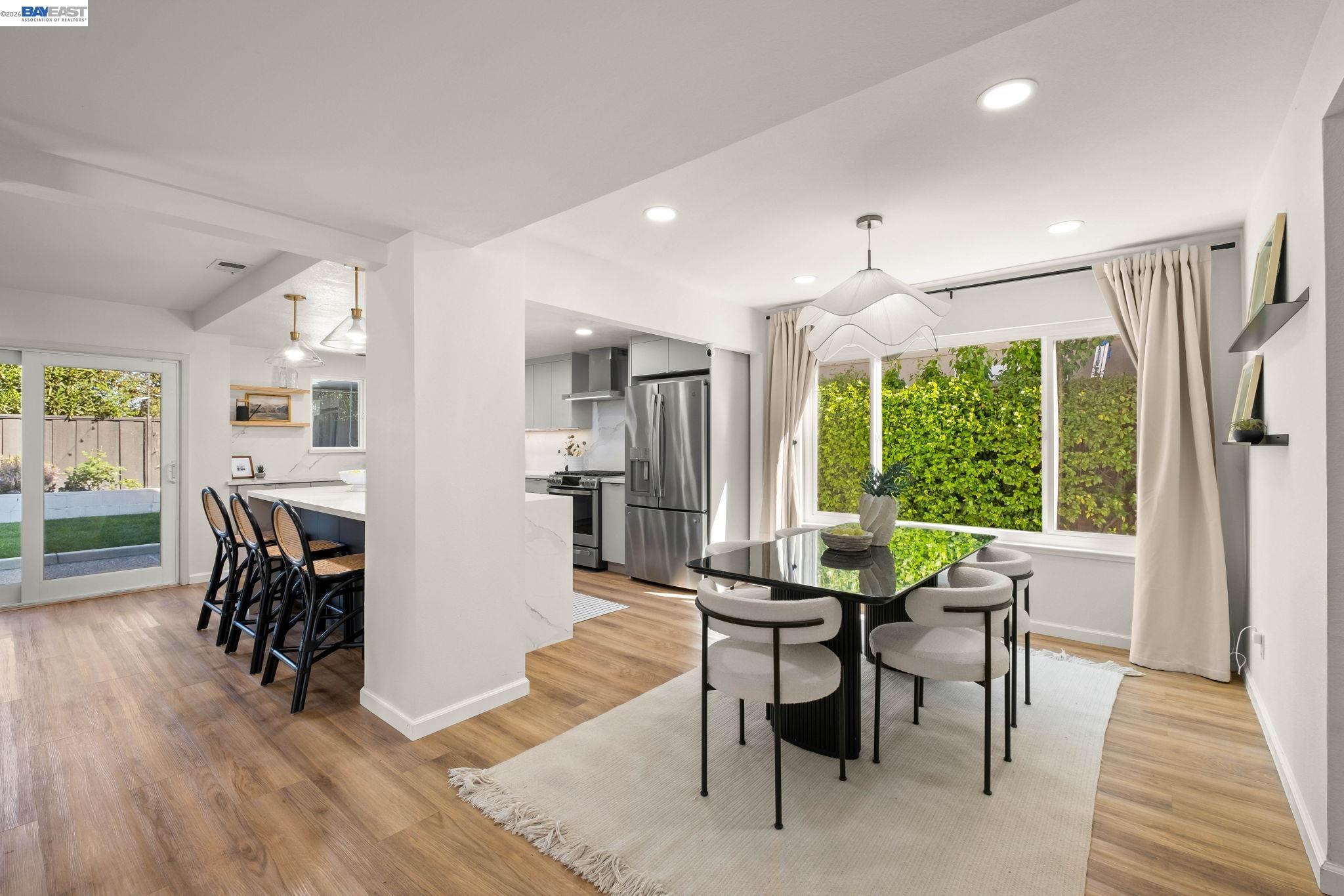 Detail Gallery Image 9 of 47 For 7921 Crossridge Dr, Dublin,  CA 94568 - 3 Beds | 2/1 Baths