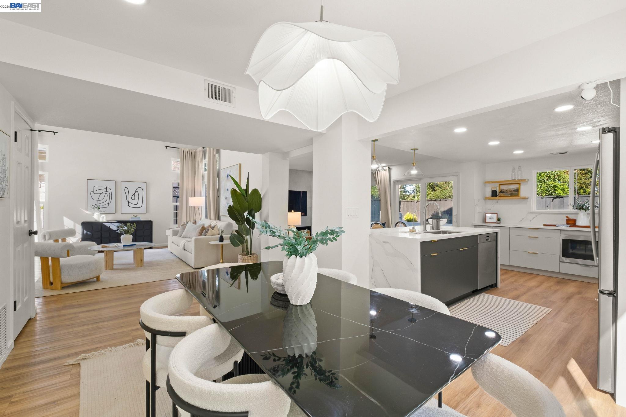 Detail Gallery Image 10 of 47 For 7921 Crossridge Dr, Dublin,  CA 94568 - 3 Beds | 2/1 Baths