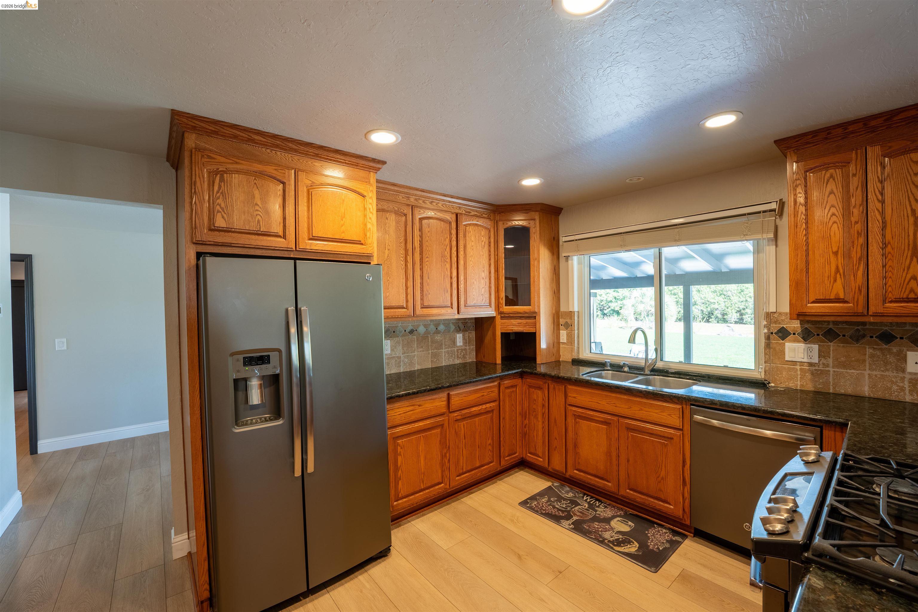 Detail Gallery Image 12 of 60 For 147 Loren Ln, Oakley,  CA 94561 - 4 Beds | 3/1 Baths