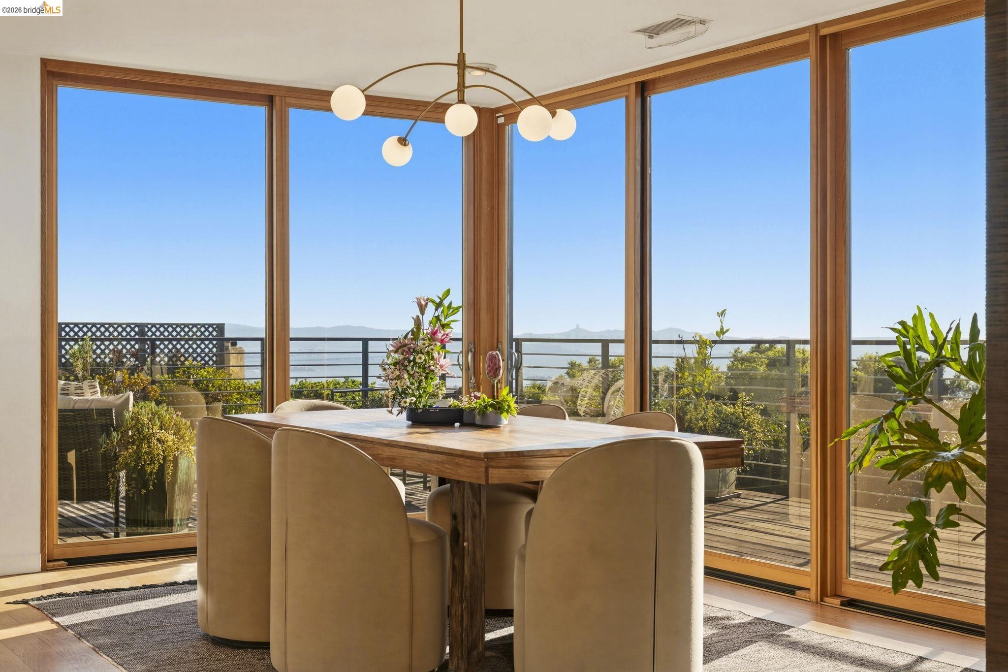 Detail Gallery Image 13 of 59 For 470 Spruce St, Berkeley,  CA 94708 - 5 Beds | 3 Baths