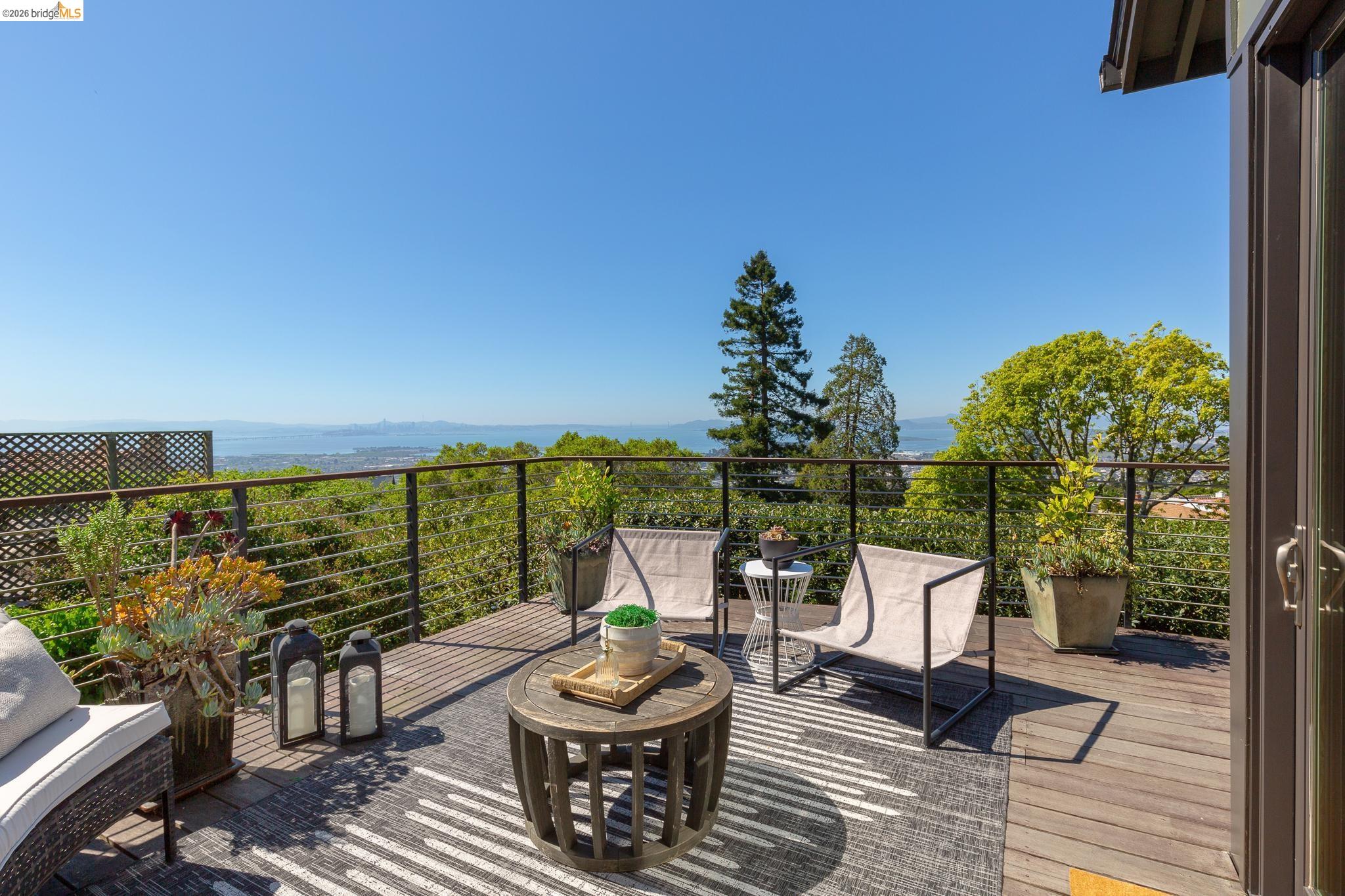 Detail Gallery Image 15 of 59 For 470 Spruce St, Berkeley,  CA 94708 - 5 Beds | 3 Baths