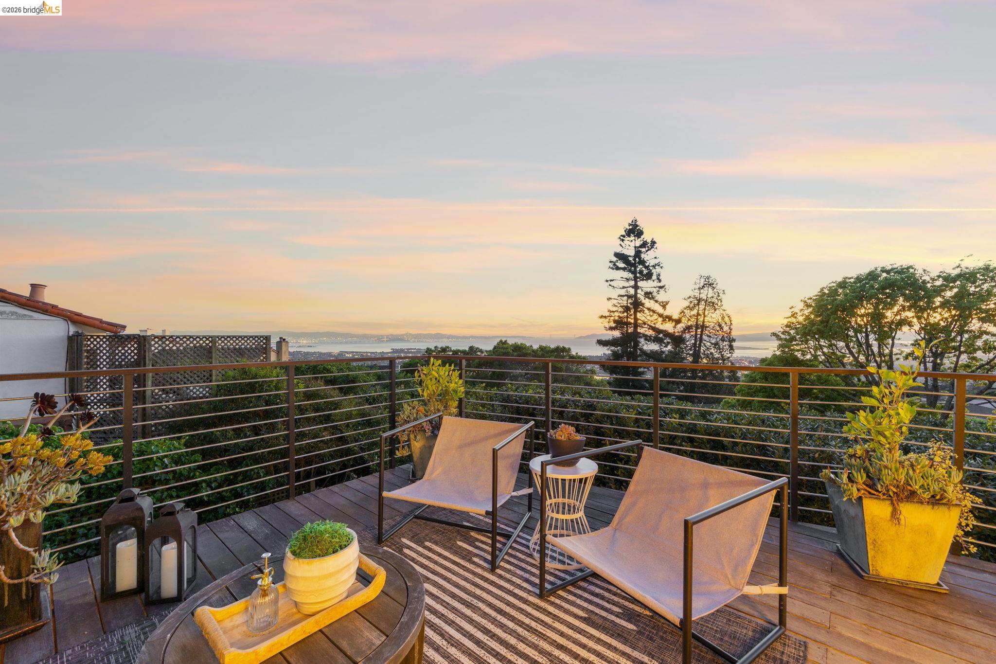 Detail Gallery Image 3 of 59 For 470 Spruce St, Berkeley,  CA 94708 - 5 Beds | 3 Baths