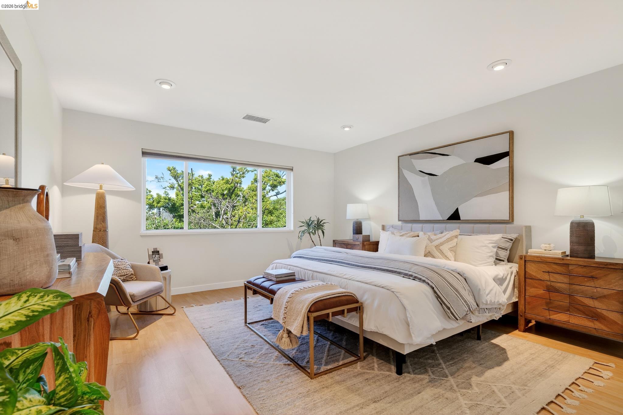 Detail Gallery Image 35 of 59 For 470 Spruce St, Berkeley,  CA 94708 - 5 Beds | 3 Baths