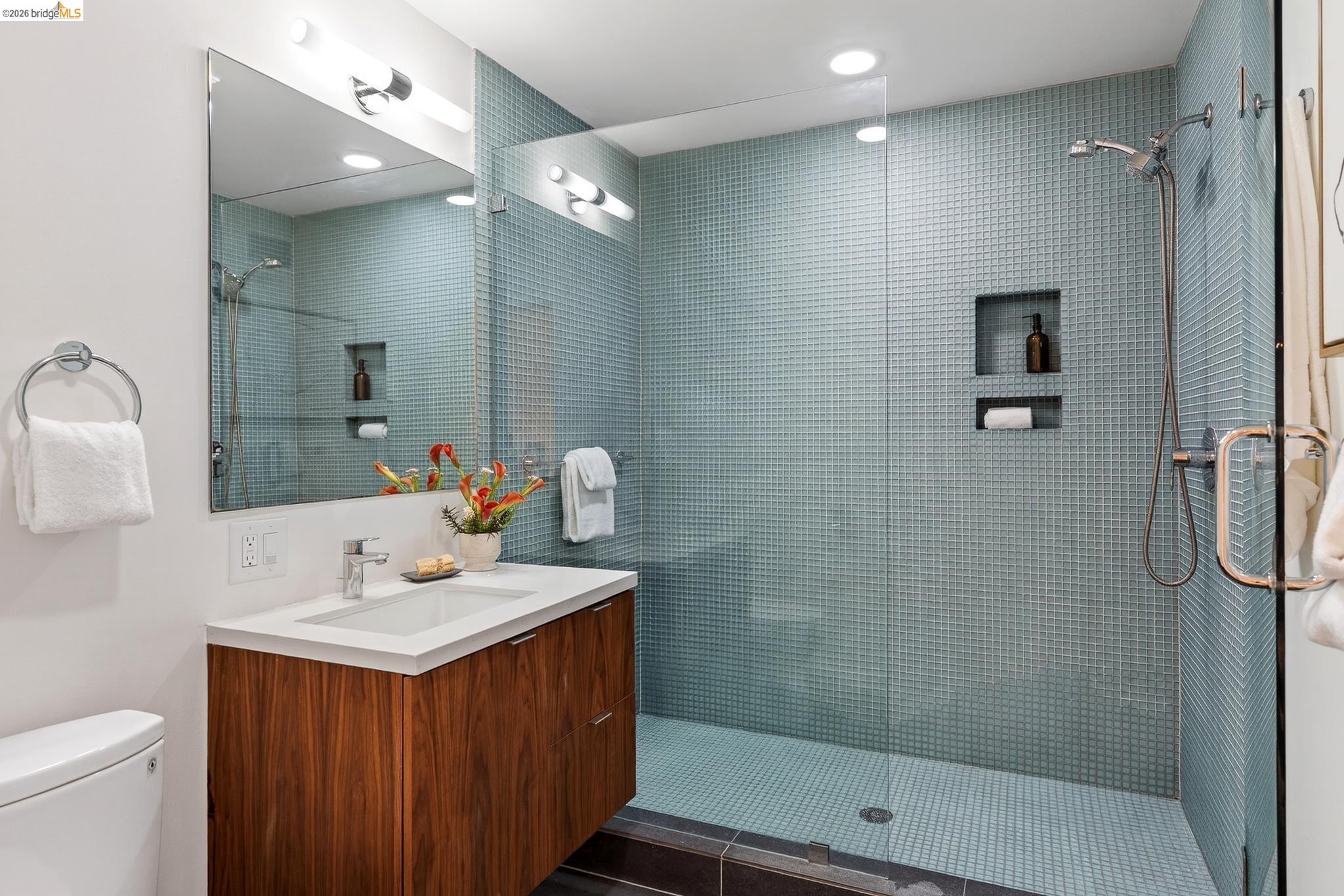 Detail Gallery Image 36 of 59 For 470 Spruce St, Berkeley,  CA 94708 - 5 Beds | 3 Baths