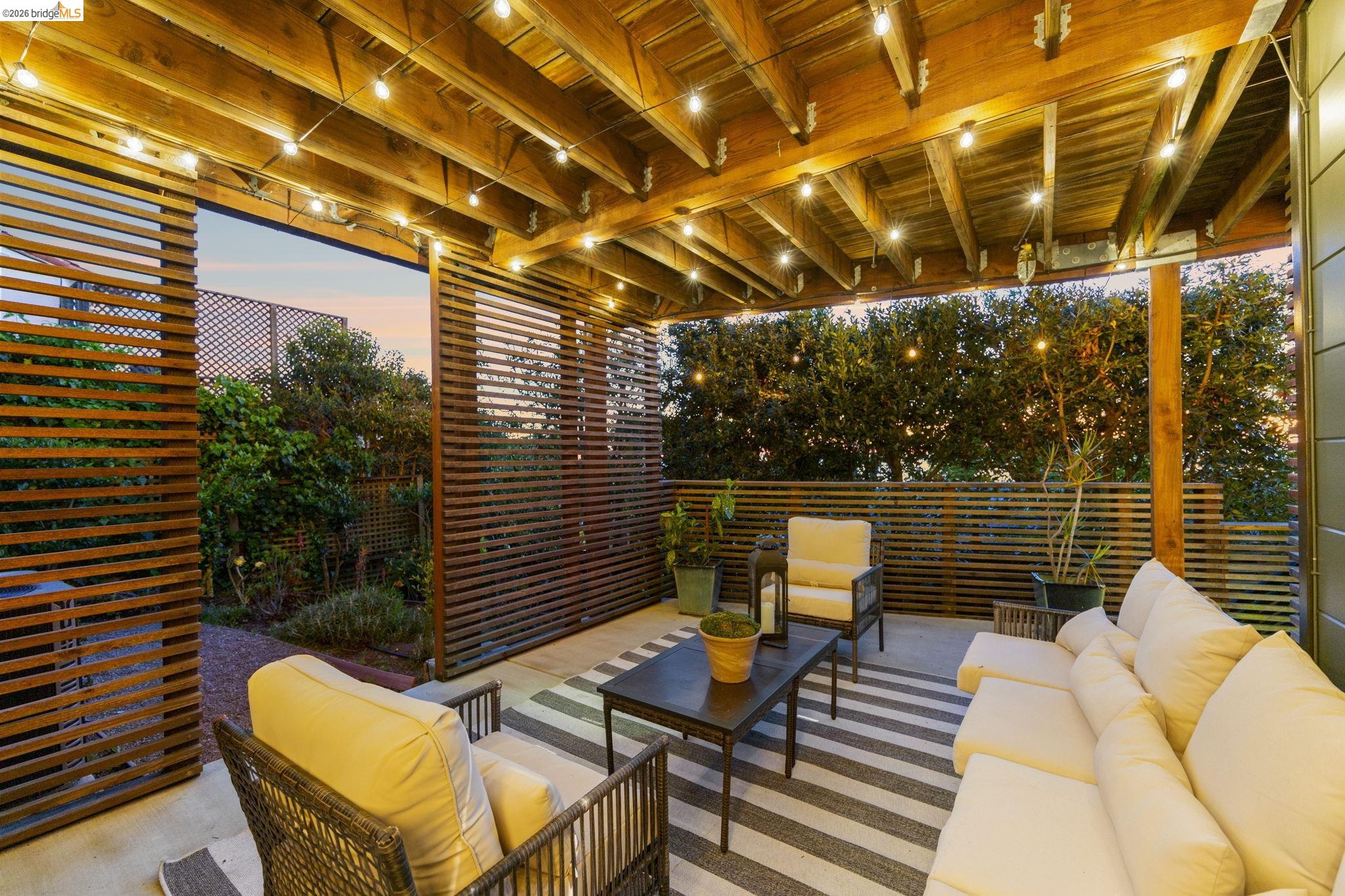 Detail Gallery Image 42 of 59 For 470 Spruce St, Berkeley,  CA 94708 - 5 Beds | 3 Baths