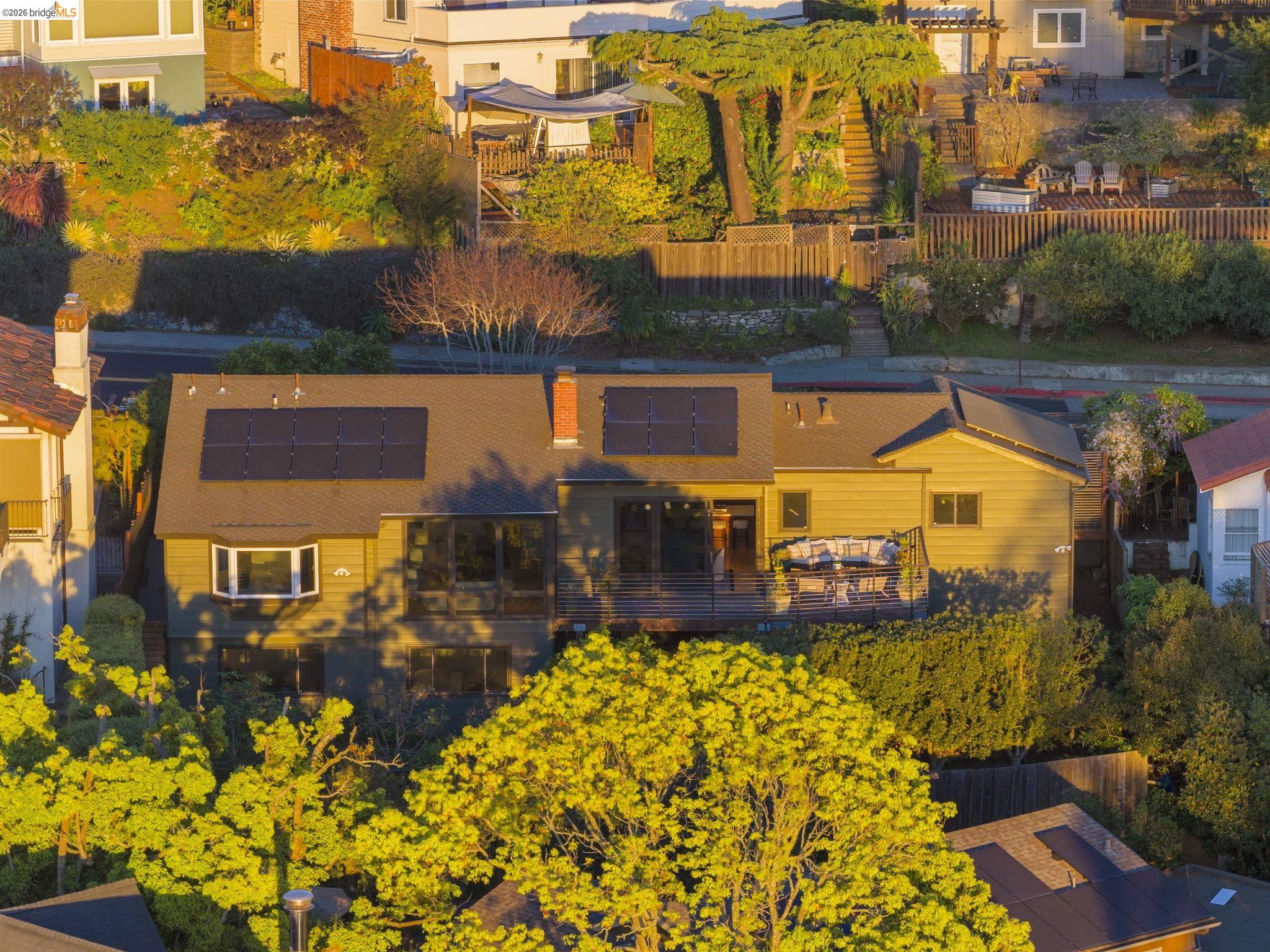 Detail Gallery Image 51 of 59 For 470 Spruce St, Berkeley,  CA 94708 - 5 Beds | 3 Baths