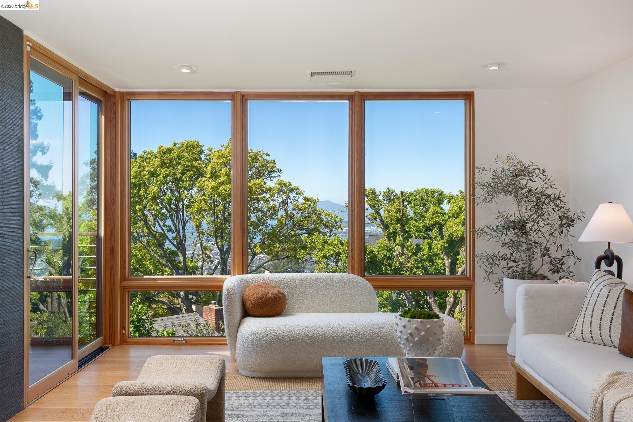 Detail Gallery Image 9 of 59 For 470 Spruce St, Berkeley,  CA 94708 - 5 Beds | 3 Baths