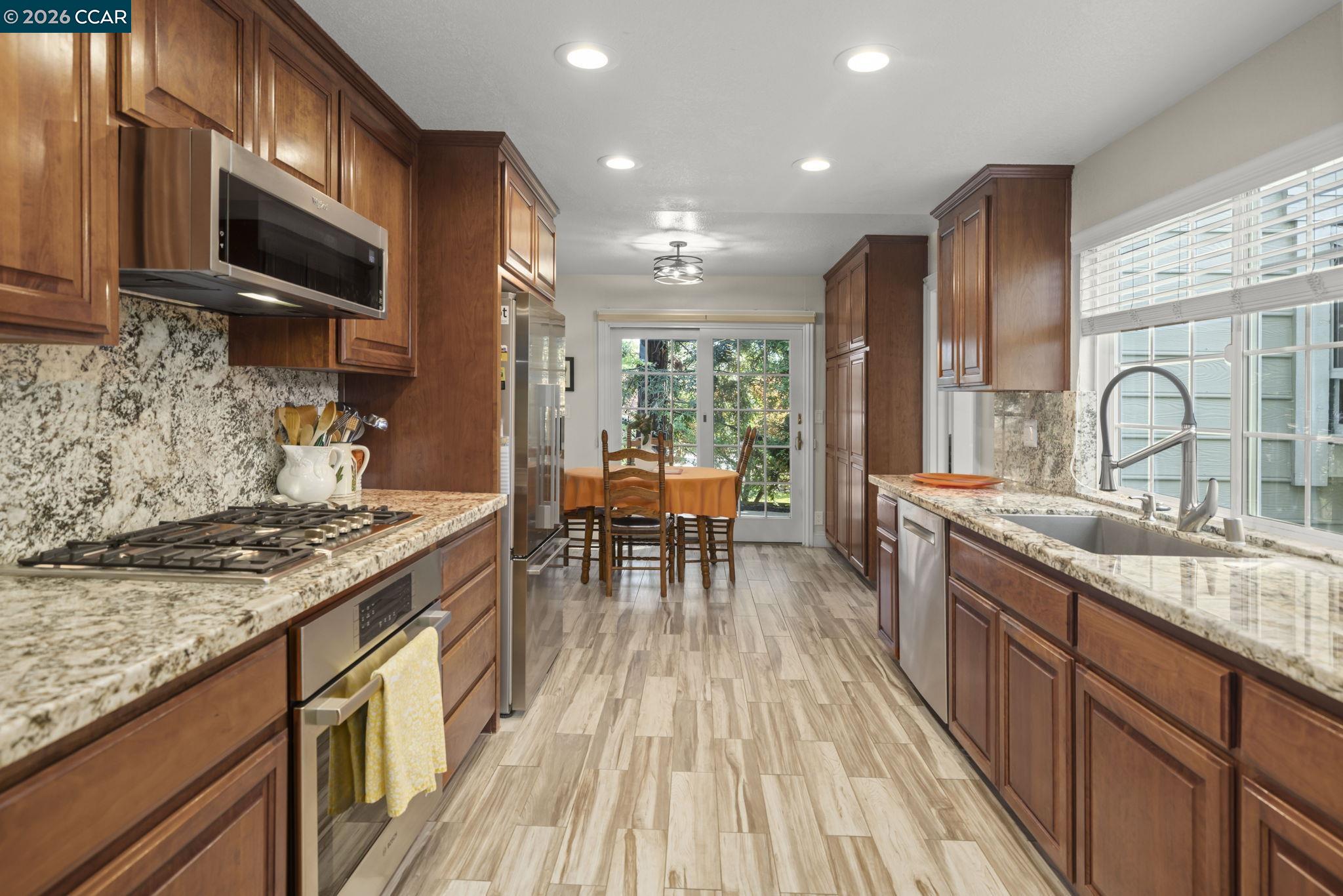 Detail Gallery Image 9 of 34 For 770 Highbridge Ln, Danville,  CA 94526 - 4 Beds | 2/1 Baths