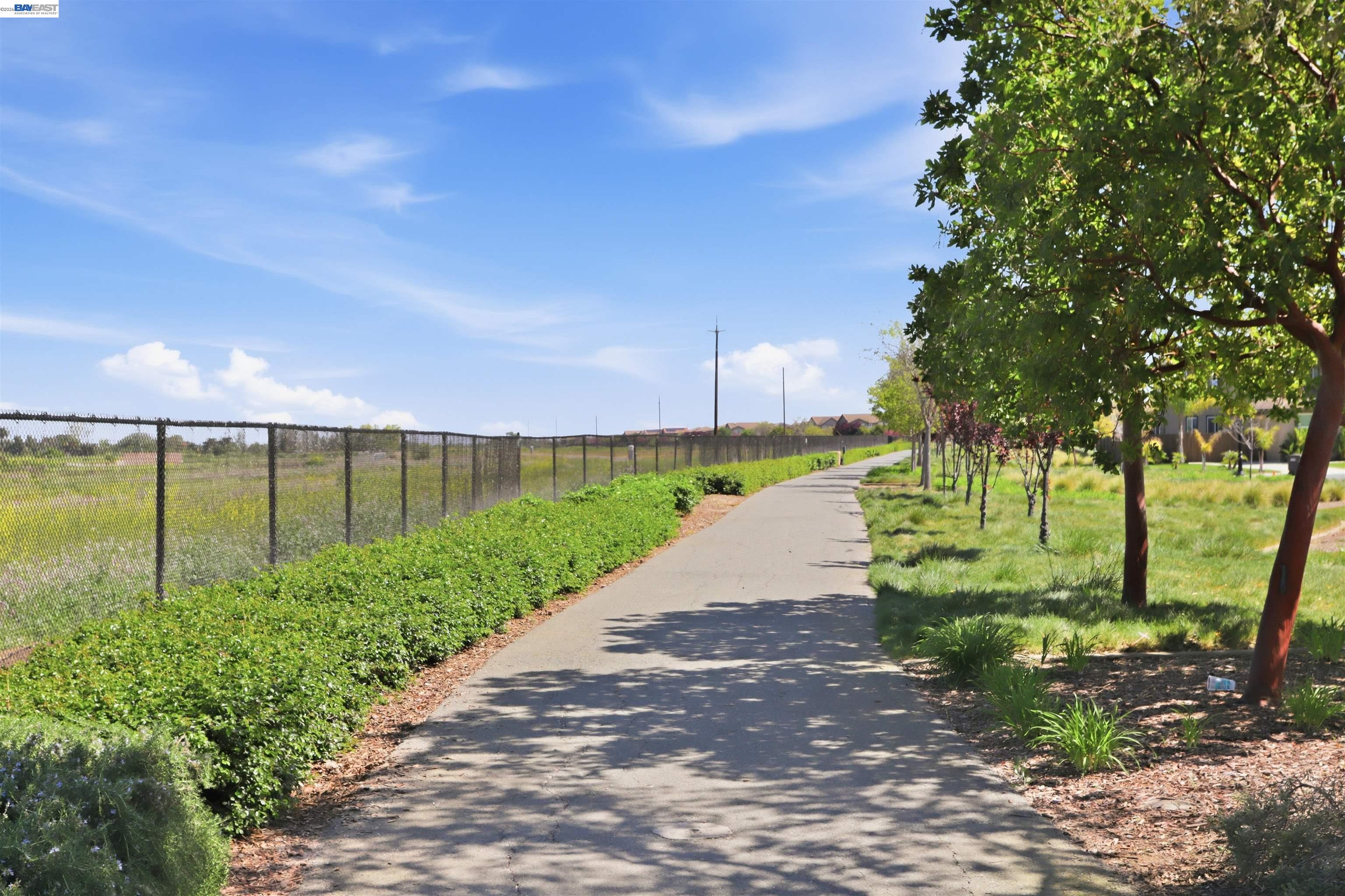 Detail Gallery Image 18 of 18 For 464 Coolcrest Dr, Oakley,  CA 94561 - 4 Beds | 3 Baths