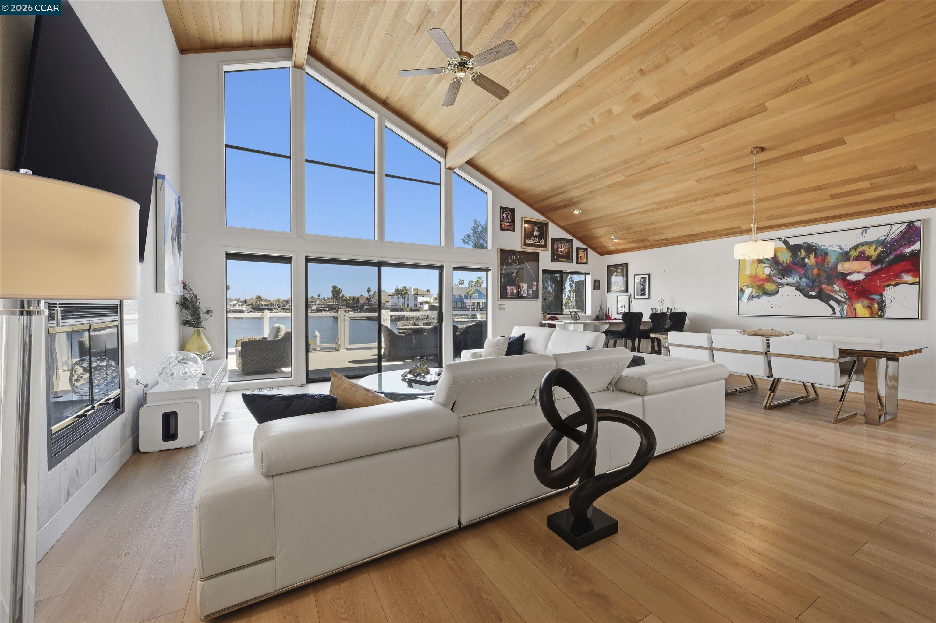 Detail Gallery Image 16 of 53 For 2027 Windward Pt, Discovery Bay,  CA 94505 - 4 Beds | 2/1 Baths