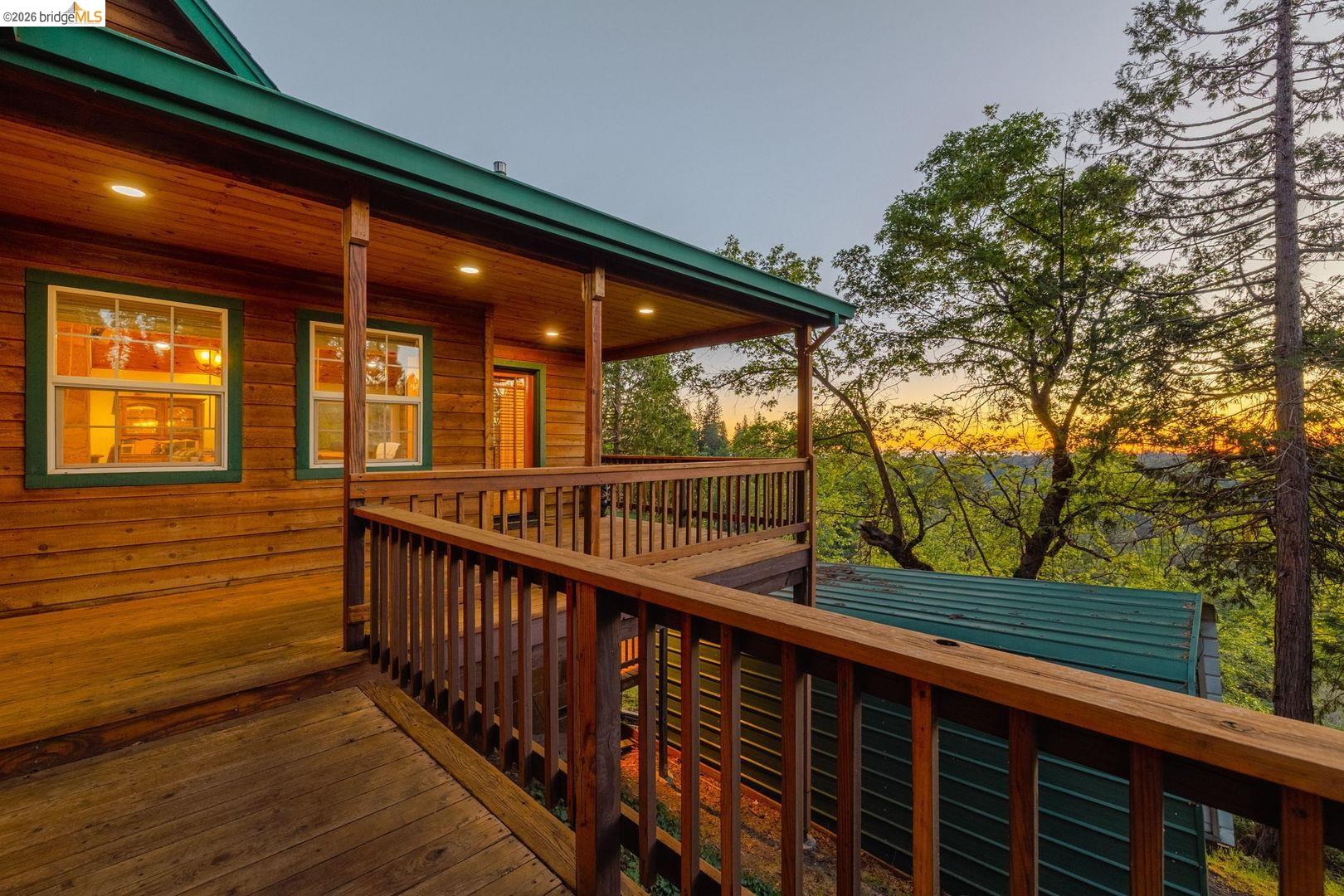 Detail Gallery Image 2 of 60 For 19722 Westview Dr, Twain Harte,  CA 95383 - 4 Beds | 4/1 Baths