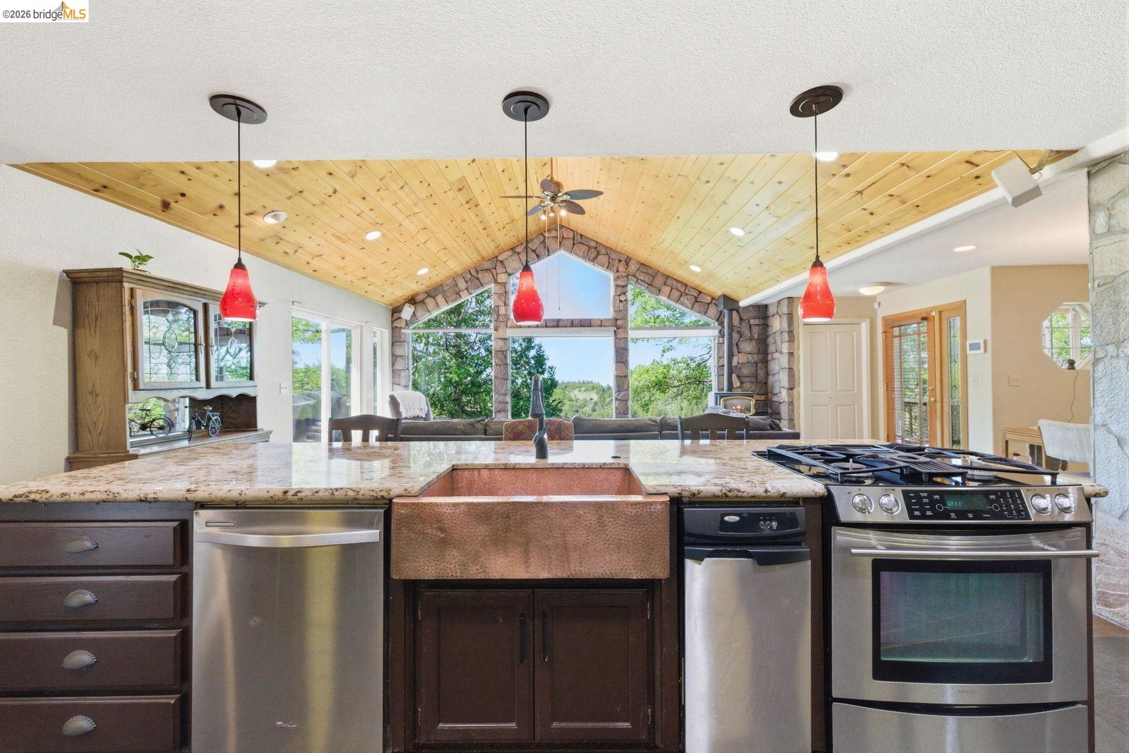 Detail Gallery Image 17 of 60 For 19722 Westview Dr, Twain Harte,  CA 95383 - 4 Beds | 4/1 Baths