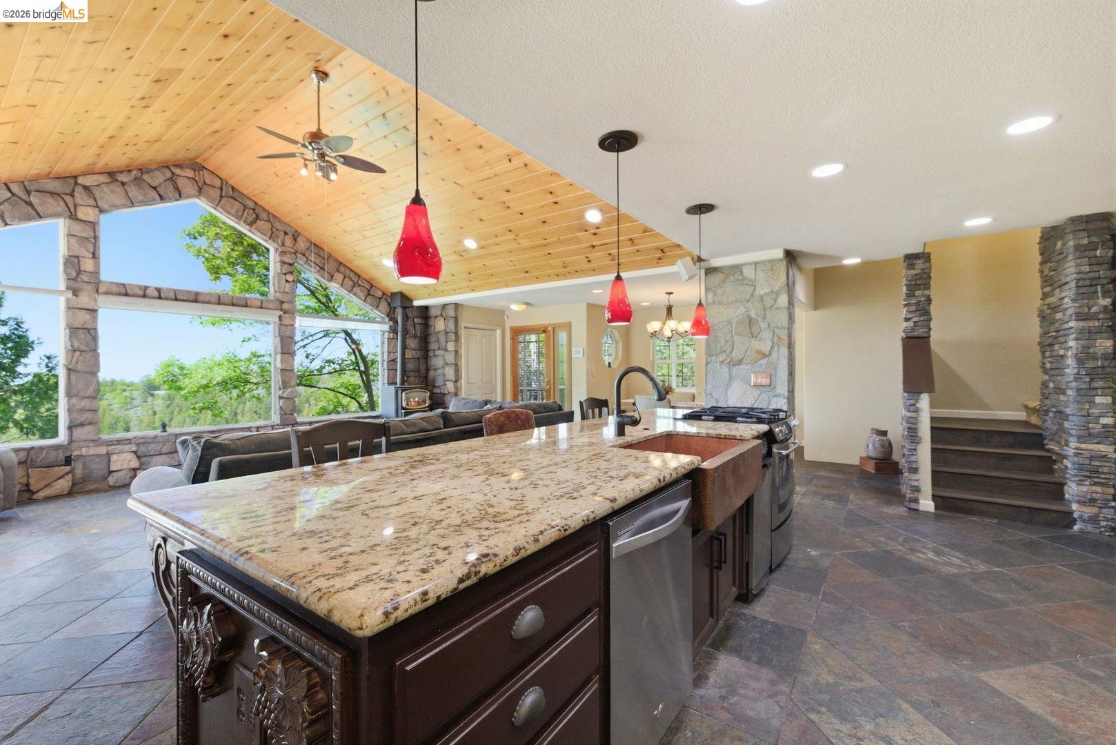 Detail Gallery Image 18 of 60 For 19722 Westview Dr, Twain Harte,  CA 95383 - 4 Beds | 4/1 Baths