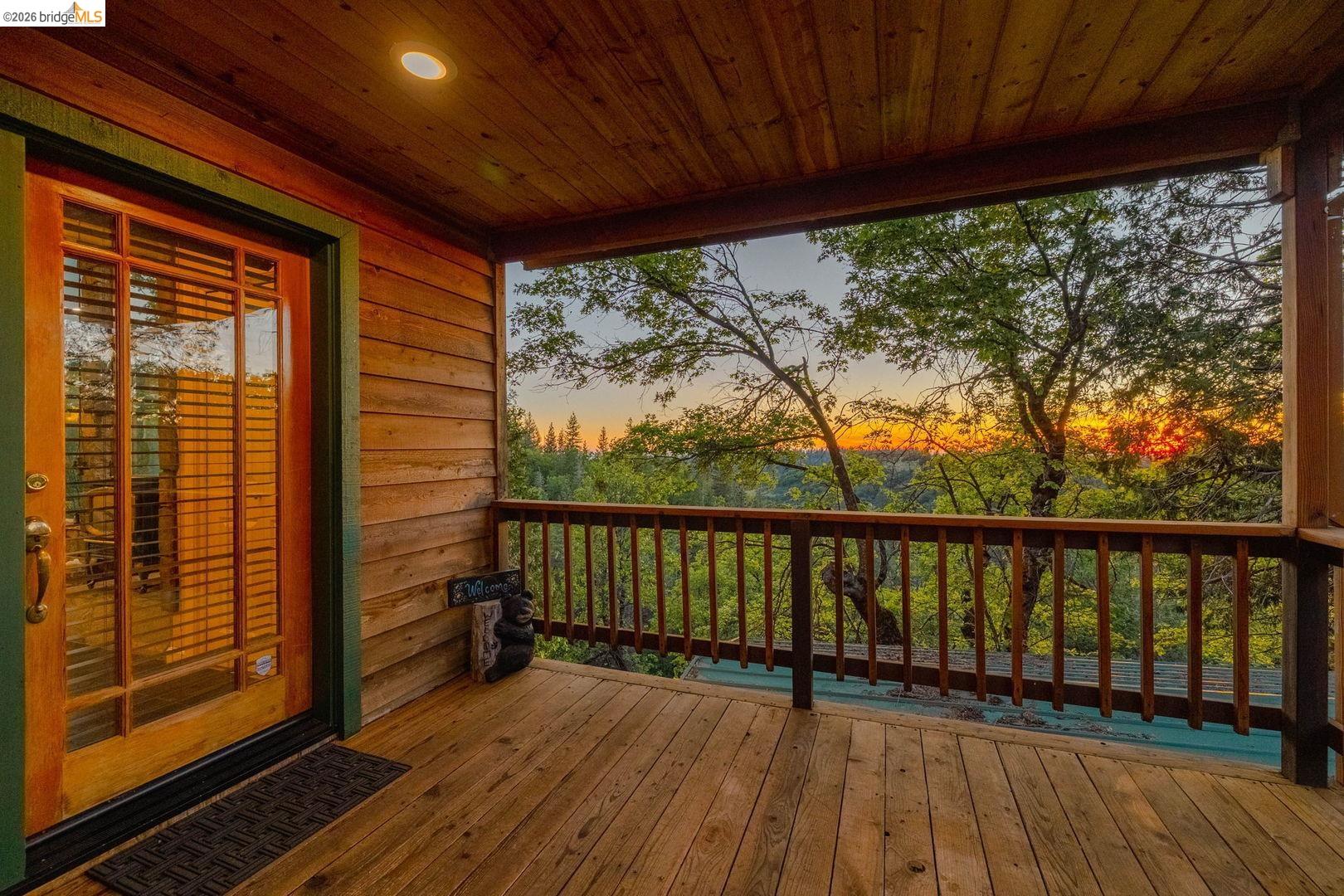 Detail Gallery Image 3 of 60 For 19722 Westview Dr, Twain Harte,  CA 95383 - 4 Beds | 4/1 Baths