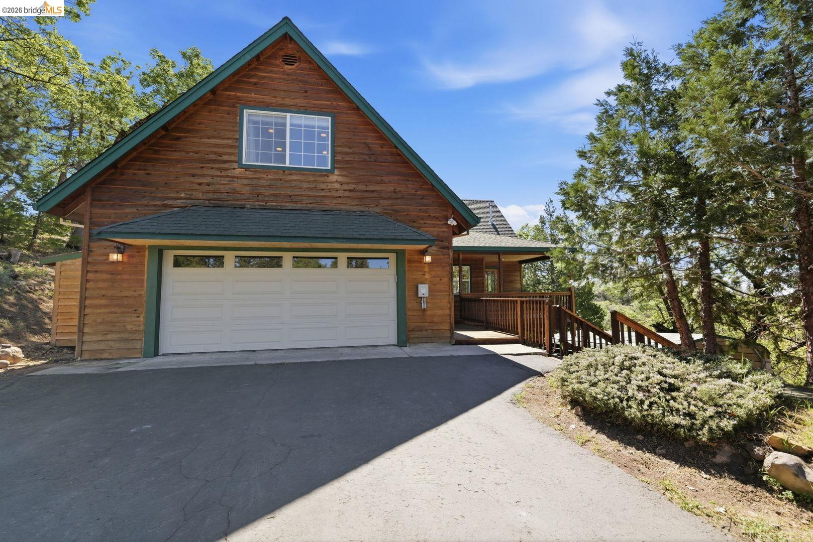 Detail Gallery Image 4 of 60 For 19722 Westview Dr, Twain Harte,  CA 95383 - 4 Beds | 4/1 Baths