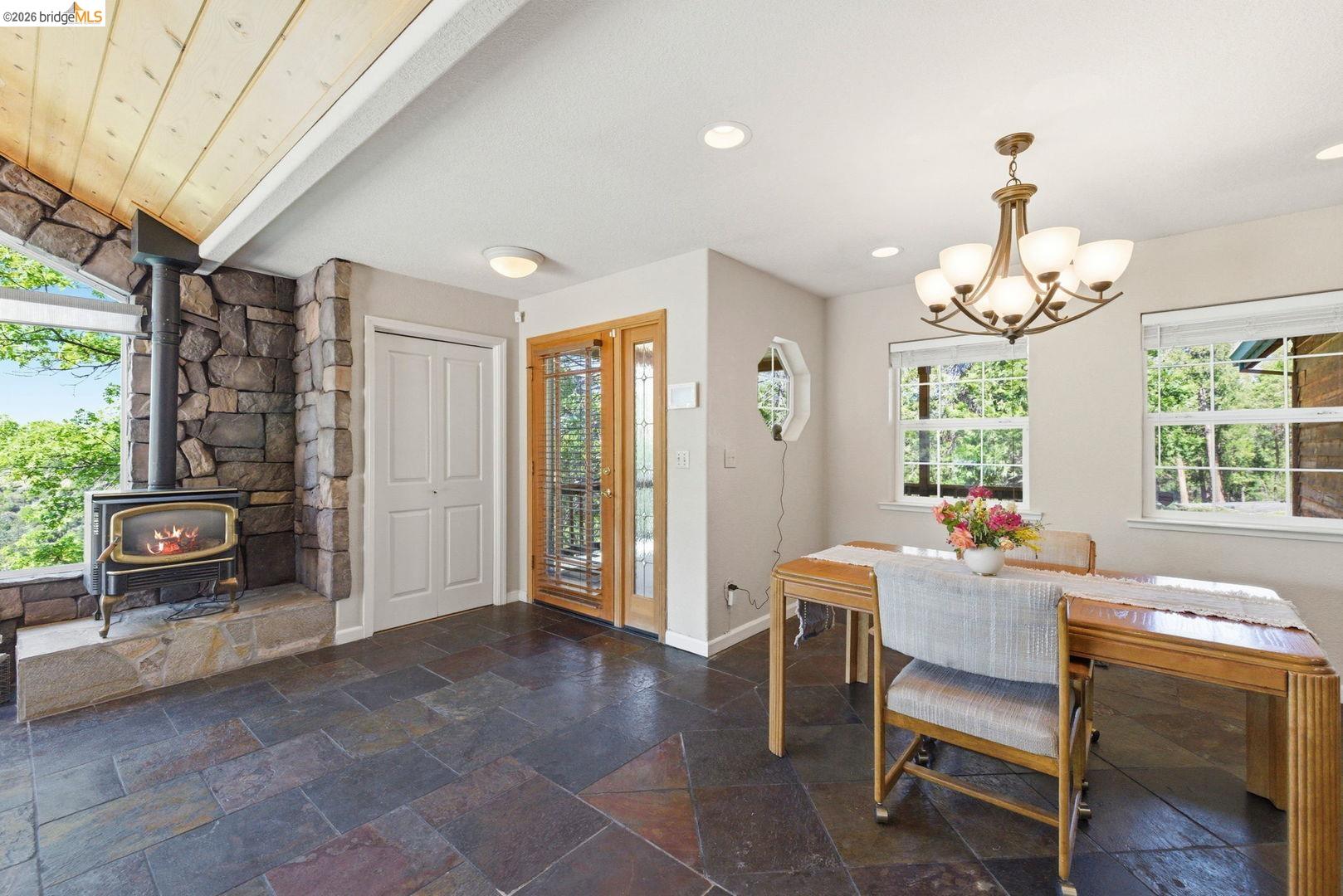 Detail Gallery Image 8 of 60 For 19722 Westview Dr, Twain Harte,  CA 95383 - 4 Beds | 4/1 Baths