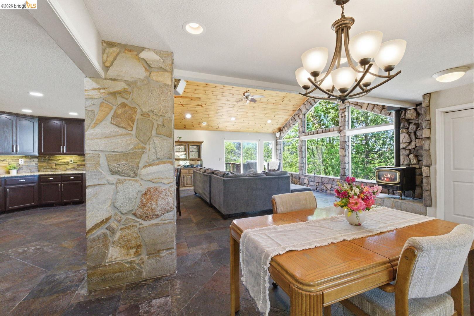 Detail Gallery Image 9 of 60 For 19722 Westview Dr, Twain Harte,  CA 95383 - 4 Beds | 4/1 Baths