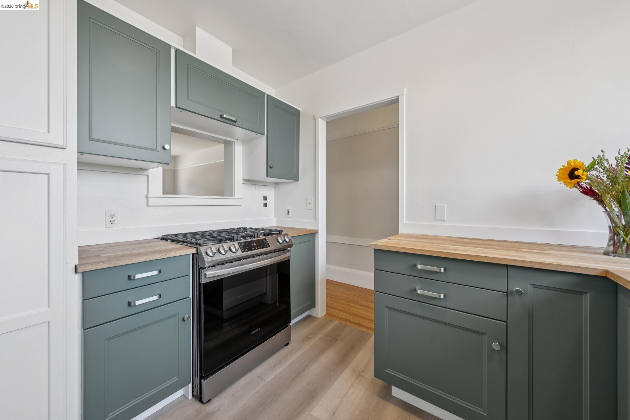 Photo #8: 41128565 Listing: Photo #8