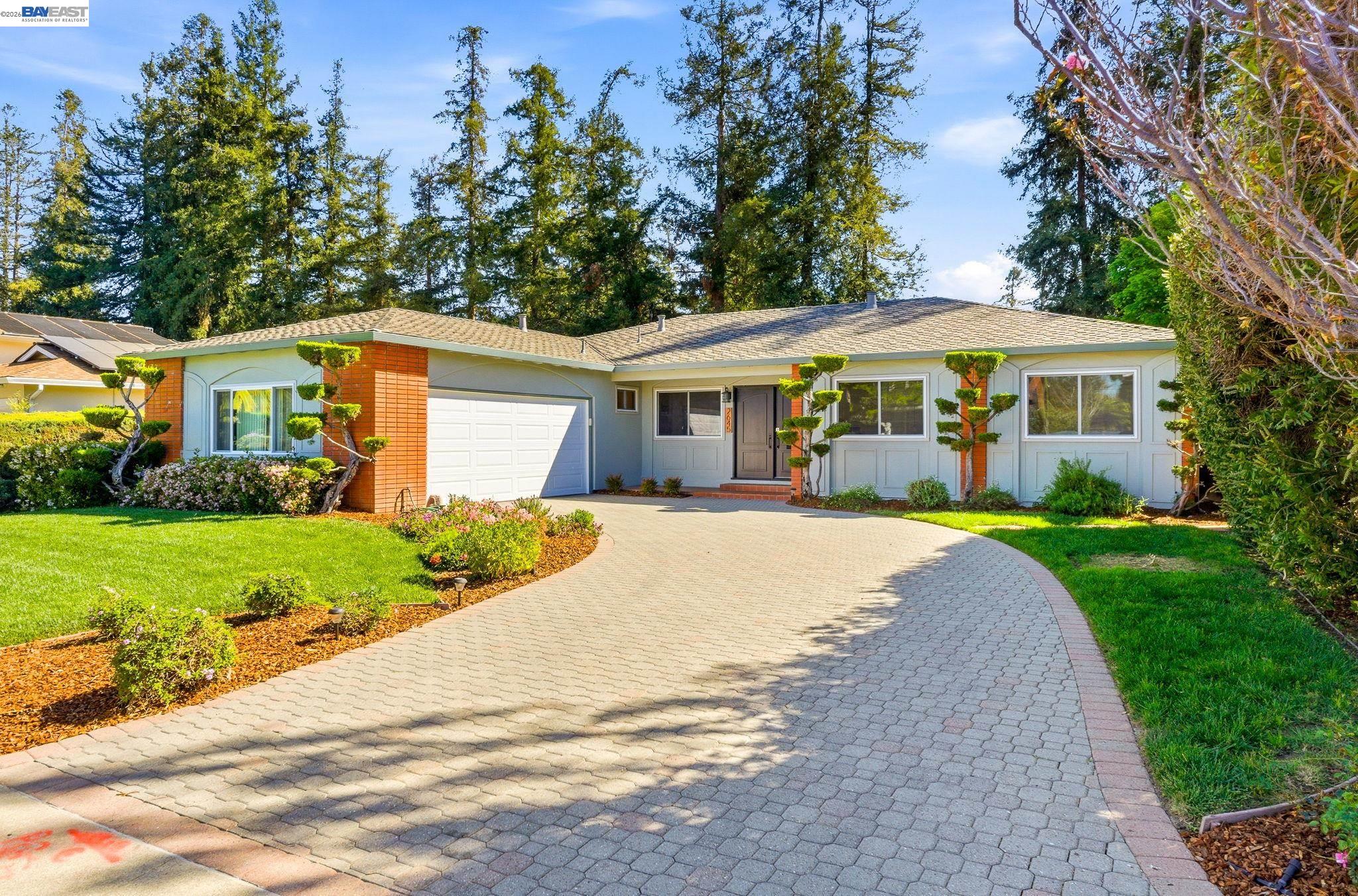 Detail Gallery Image 2 of 59 For 2645 Swanson Way, Mountain View,  CA 94040 - 4 Beds | 3 Baths