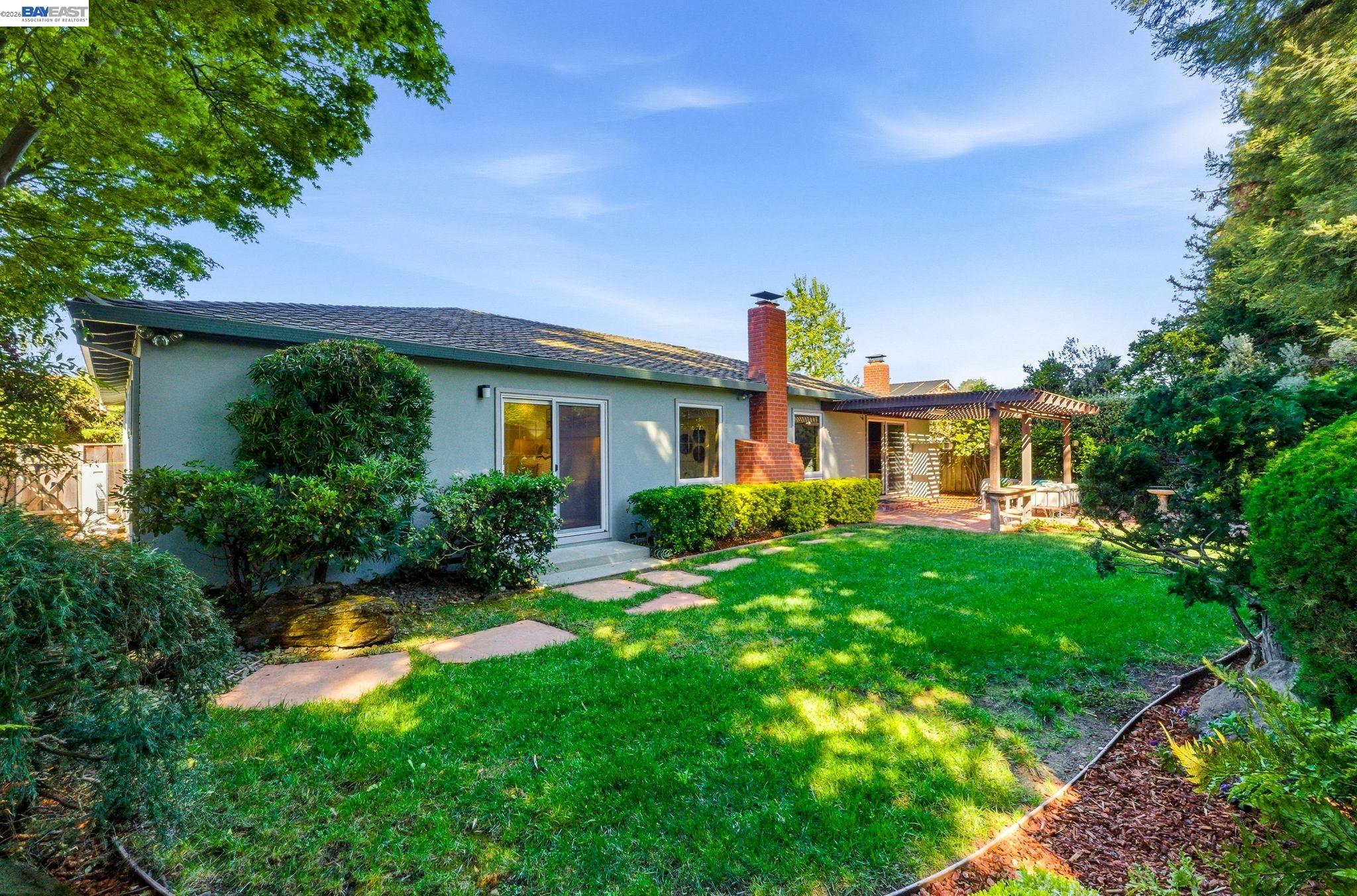 Detail Gallery Image 13 of 59 For 2645 Swanson Way, Mountain View,  CA 94040 - 4 Beds | 3 Baths