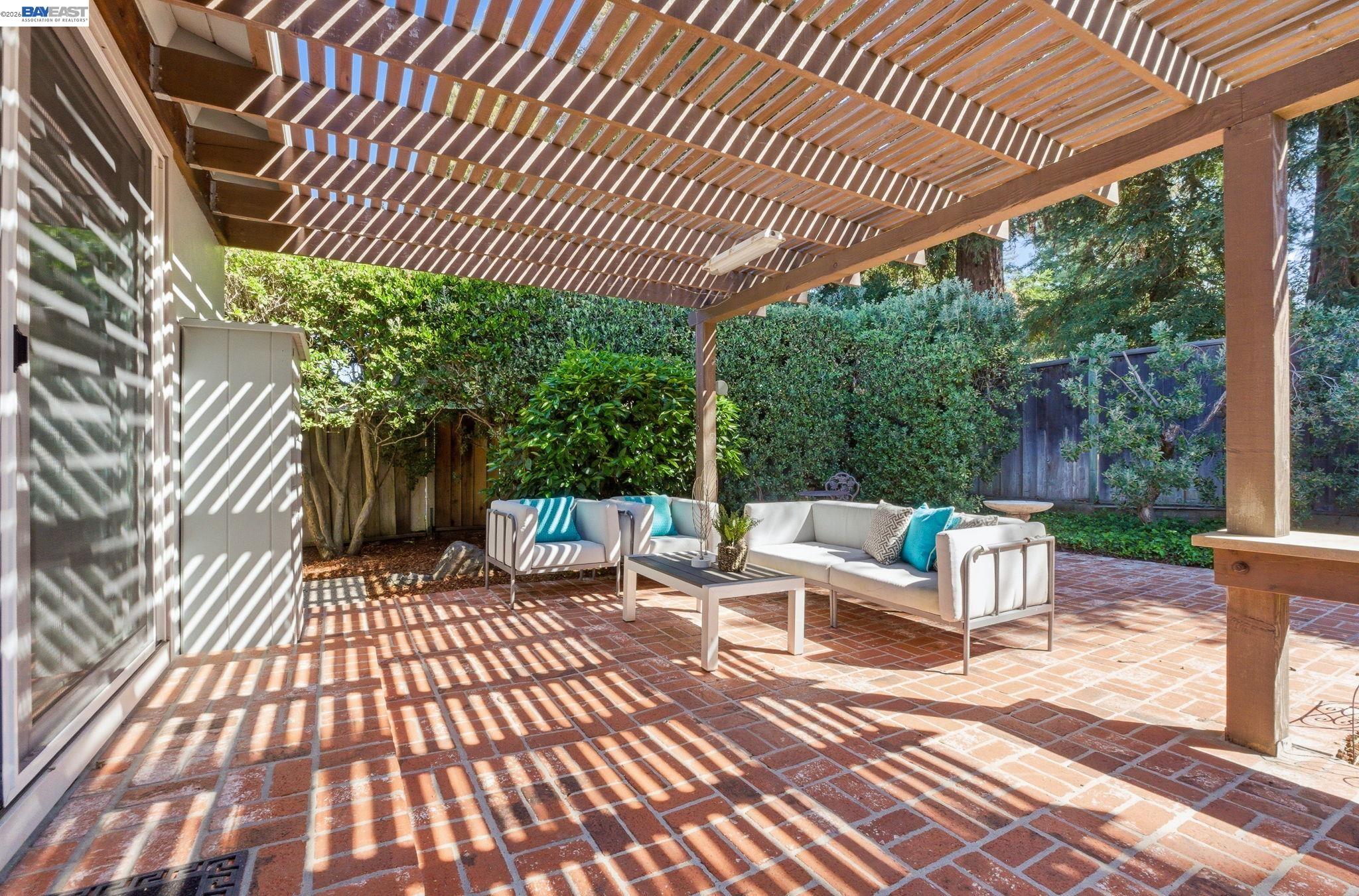 Detail Gallery Image 7 of 59 For 2645 Swanson Way, Mountain View,  CA 94040 - 4 Beds | 3 Baths