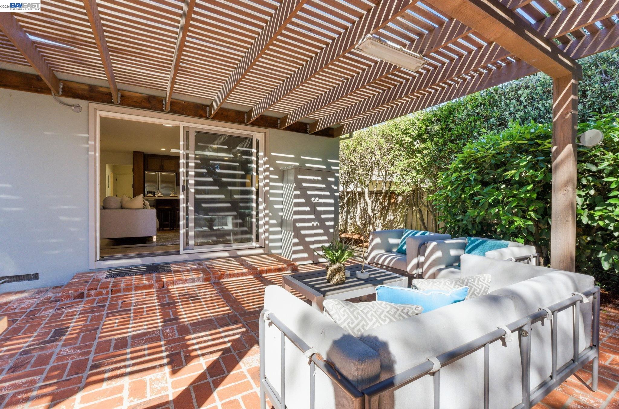 Detail Gallery Image 8 of 59 For 2645 Swanson Way, Mountain View,  CA 94040 - 4 Beds | 3 Baths