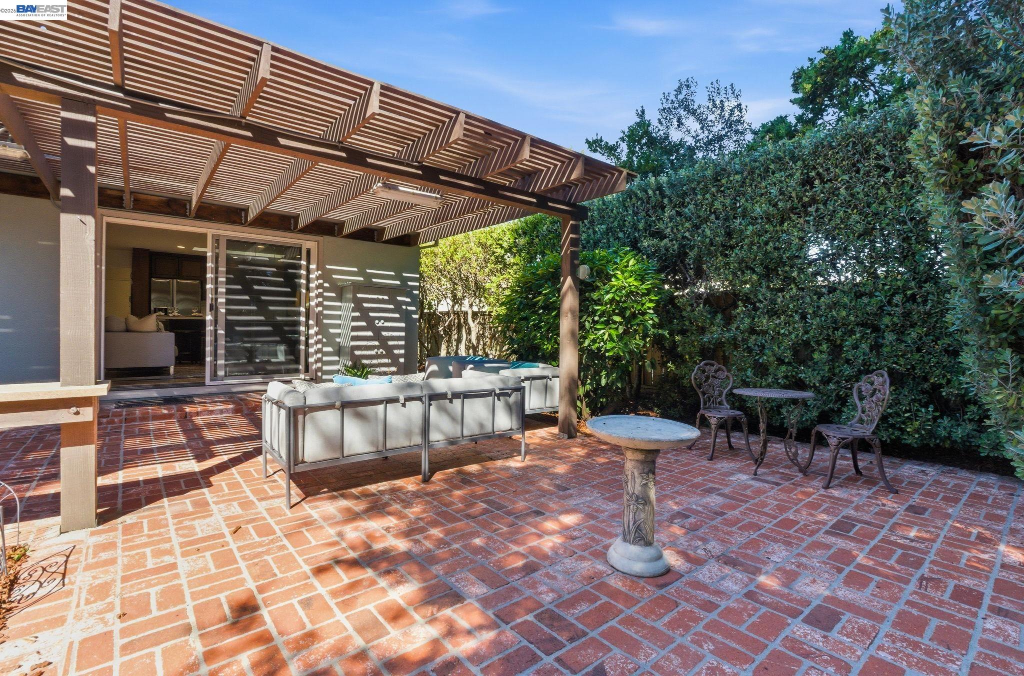 Detail Gallery Image 10 of 59 For 2645 Swanson Way, Mountain View,  CA 94040 - 4 Beds | 3 Baths