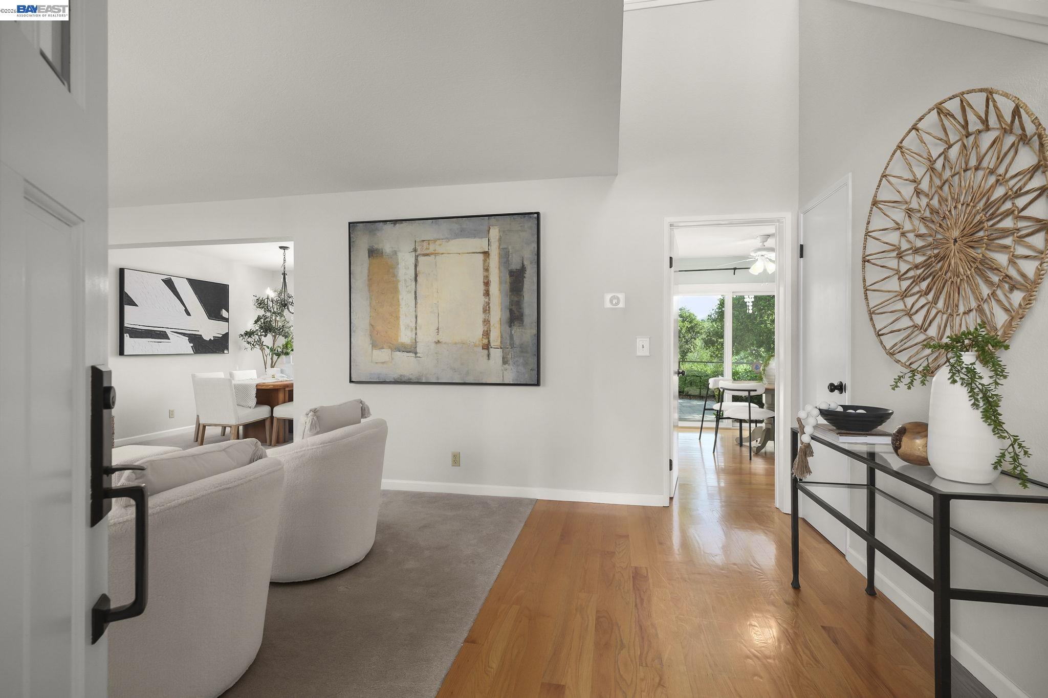 Detail Gallery Image 3 of 27 For 6034 Slopeview Ct, Castro Valley,  CA 94552 - 4 Beds | 2/1 Baths