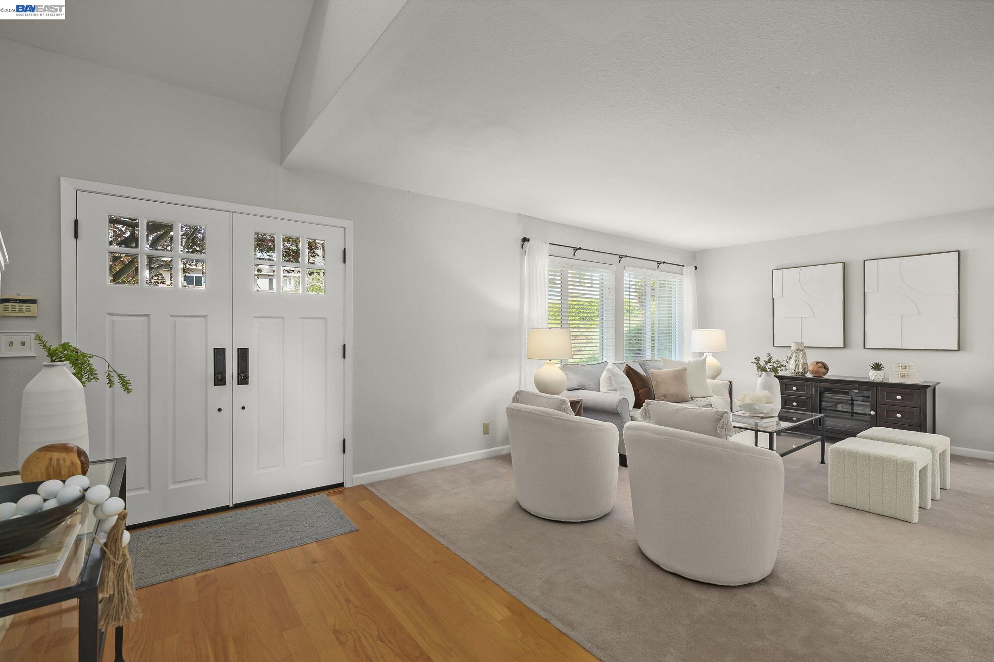 Detail Gallery Image 4 of 27 For 6034 Slopeview Ct, Castro Valley,  CA 94552 - 4 Beds | 2/1 Baths