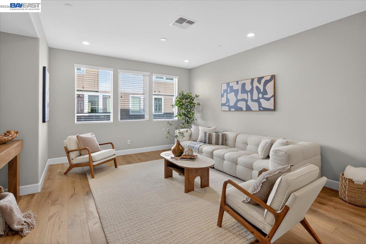 Photo #4: 41128568 Listing: Photo #4