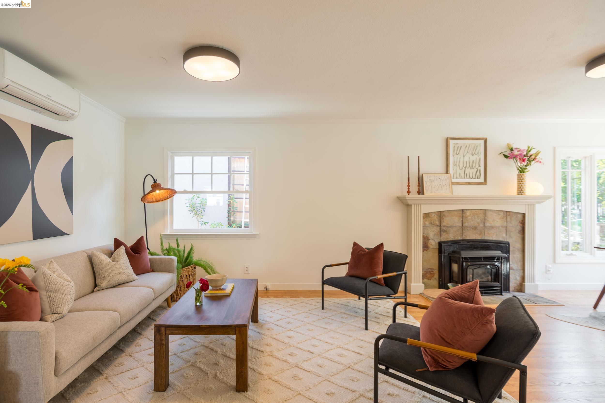 Detail Gallery Image 2 of 31 For 5437 Poinsett Ave, El Cerrito,  CA 94530 - 2 Beds | 1 Baths