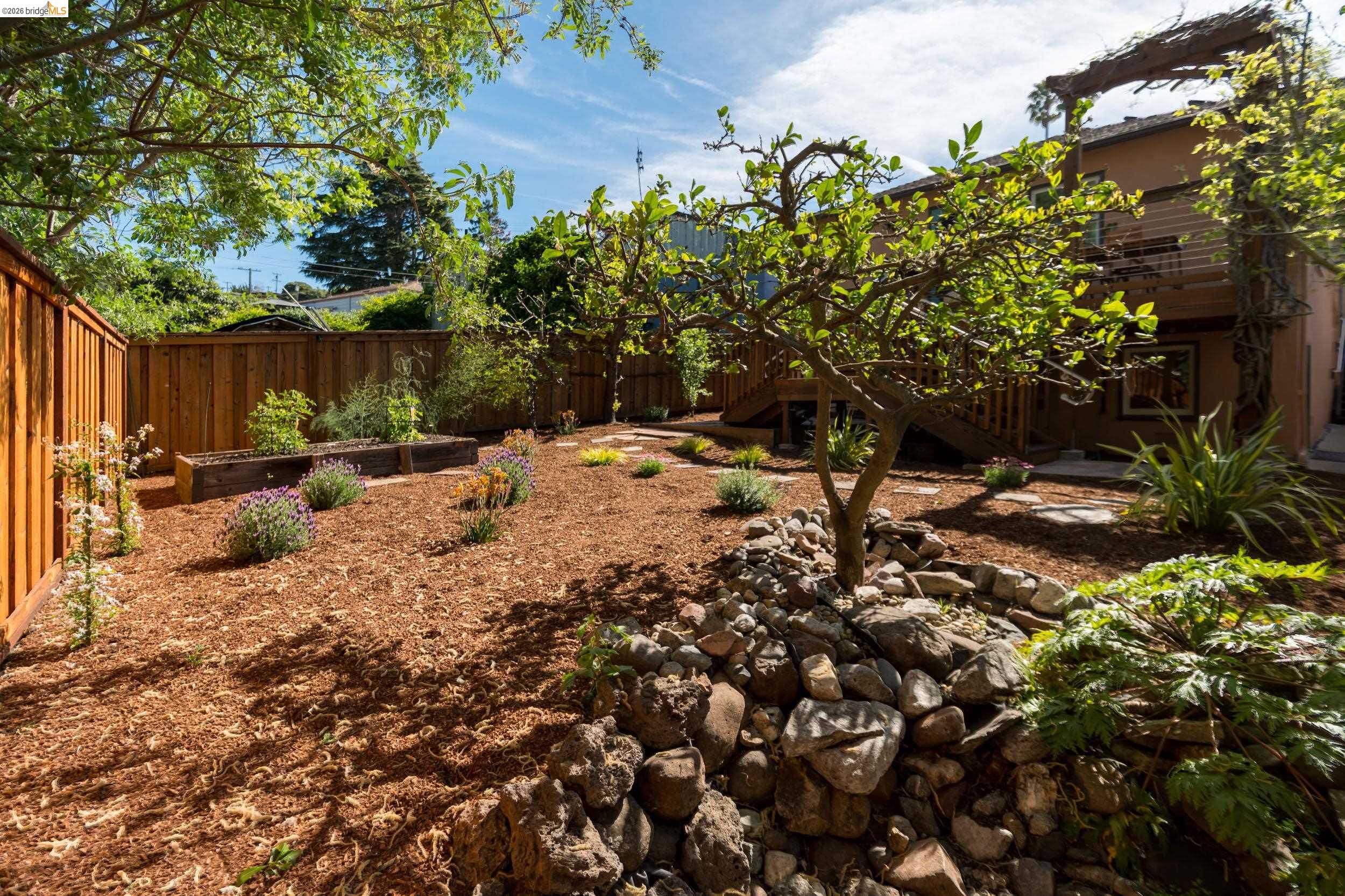 Detail Gallery Image 24 of 31 For 5437 Poinsett Ave, El Cerrito,  CA 94530 - 2 Beds | 1 Baths