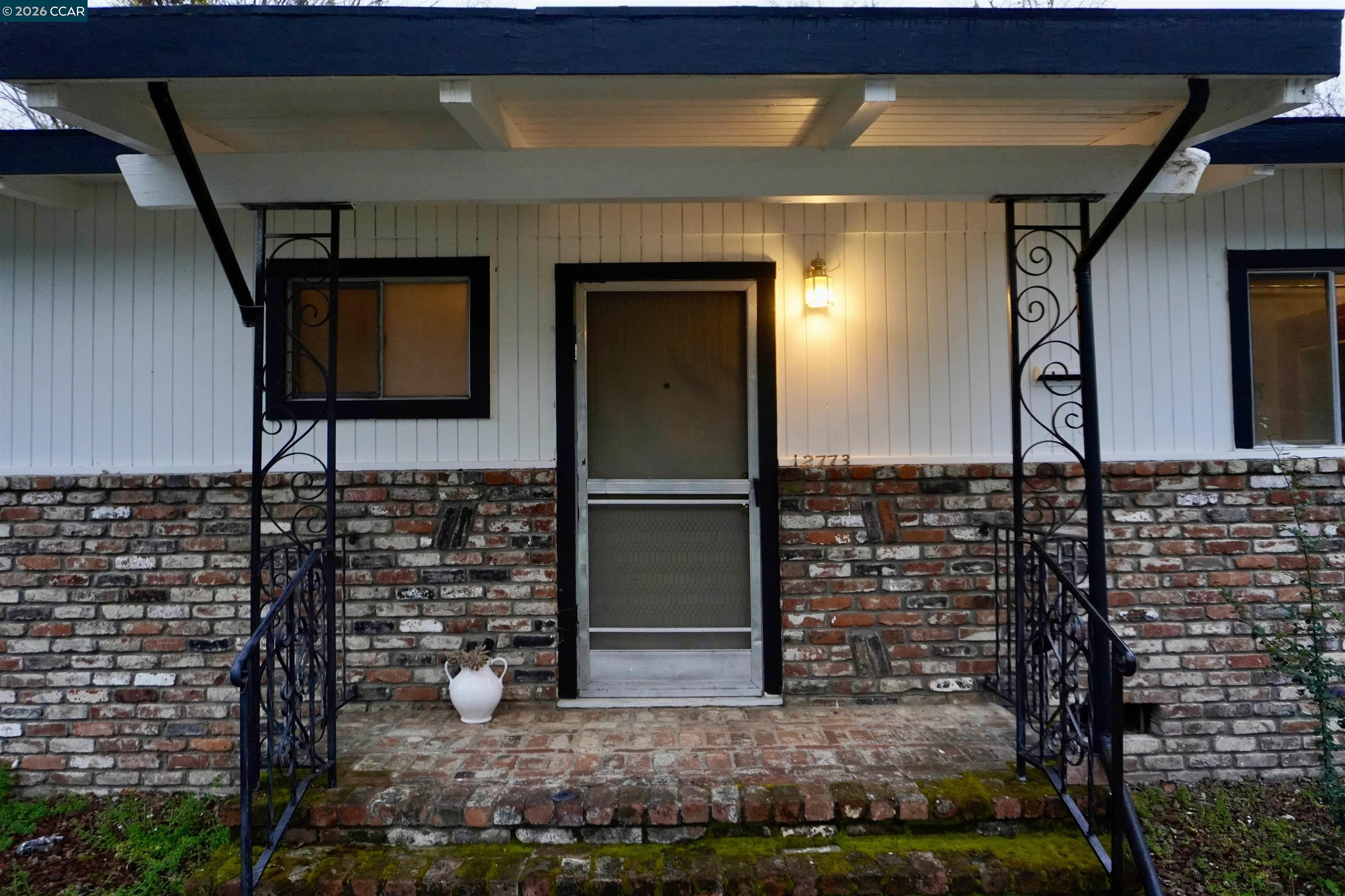 Detail Gallery Image 2 of 23 For , Clearlake Oaks,  CA 95423 - 2 Beds | 1 Baths