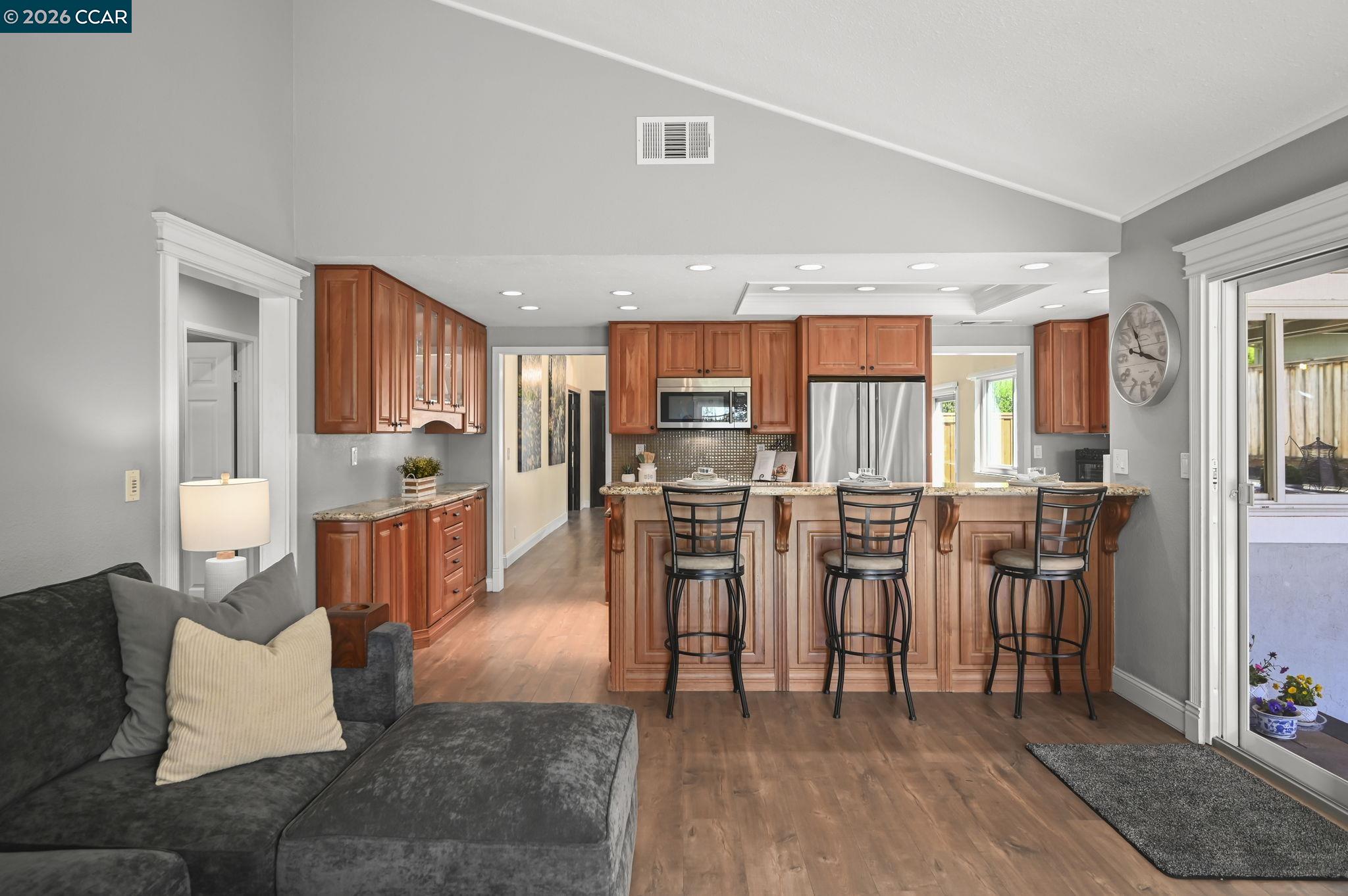 Detail Gallery Image 16 of 38 For 9529 Thunderbird Dr, San Ramon,  CA 94583 - 4 Beds | 2 Baths