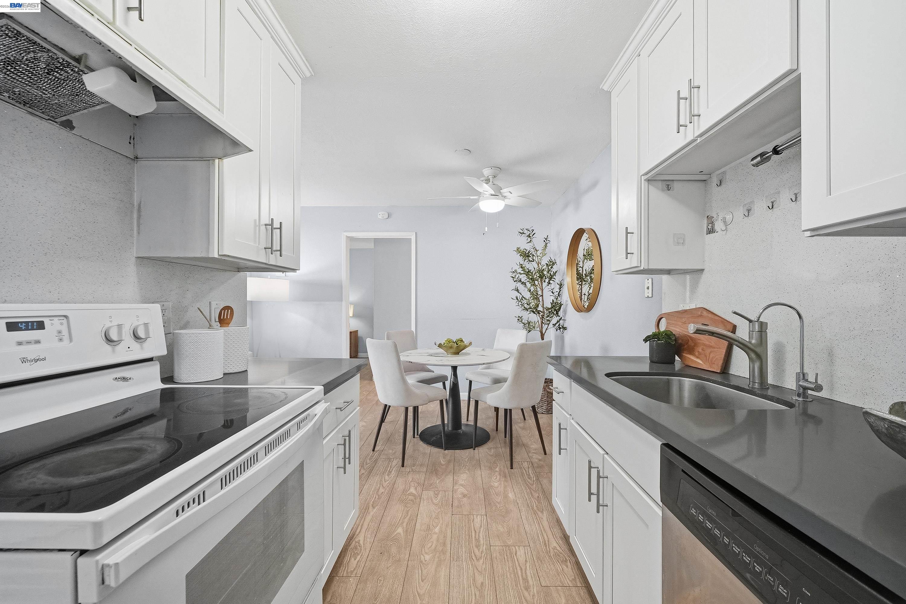 Photo #4: 41128576 Listing: Photo #4