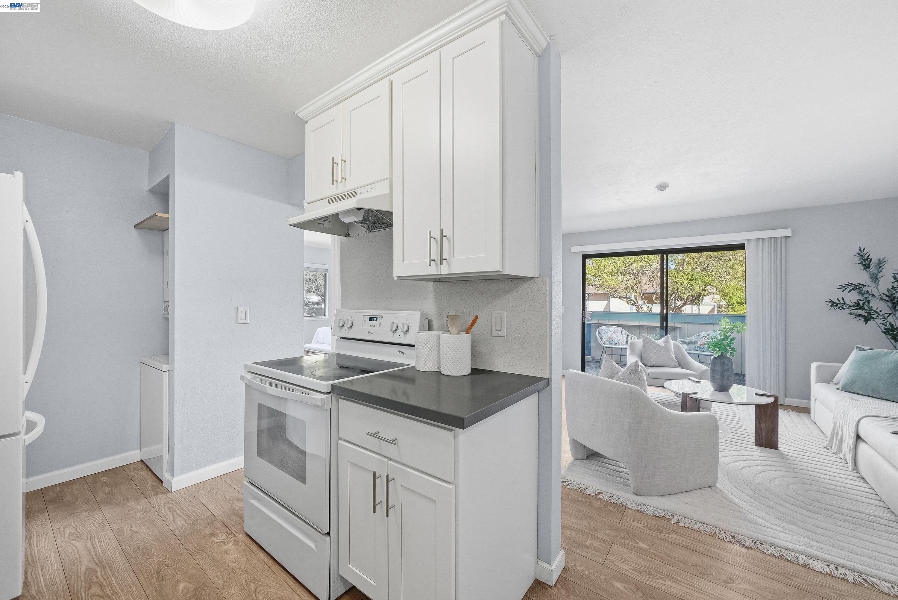 Photo #6: 41128576 Listing: Photo #6